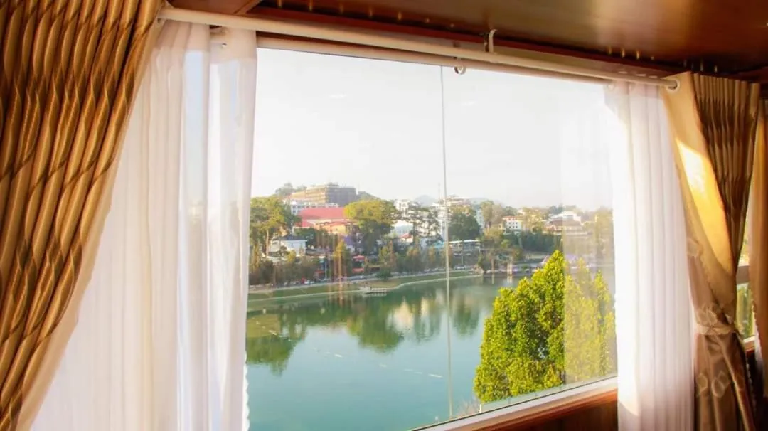 Lake view in Nhật Nguyên Hotel