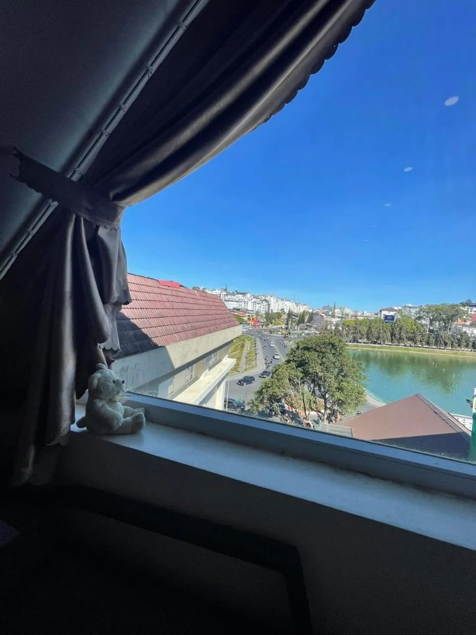 Lake view in Nhật Nguyên Hotel