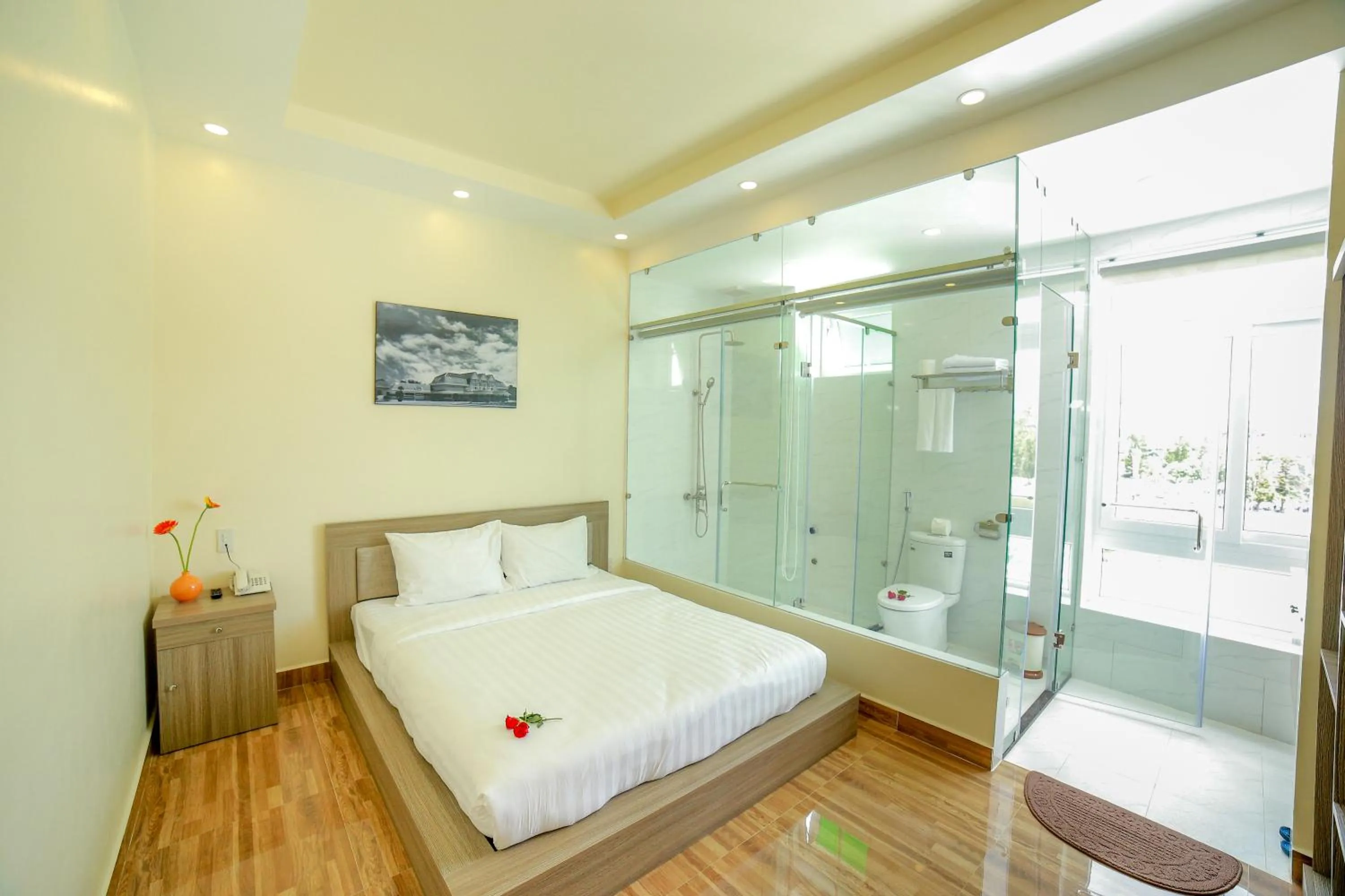 Bedroom, Bed in Nhật Nguyên Hotel