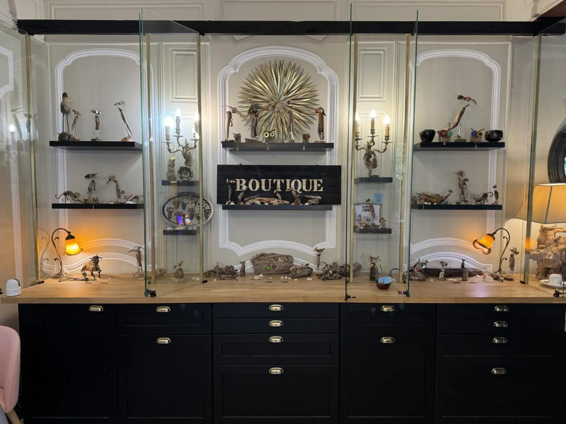 On-site shops in Hôtel De La Cathédrale