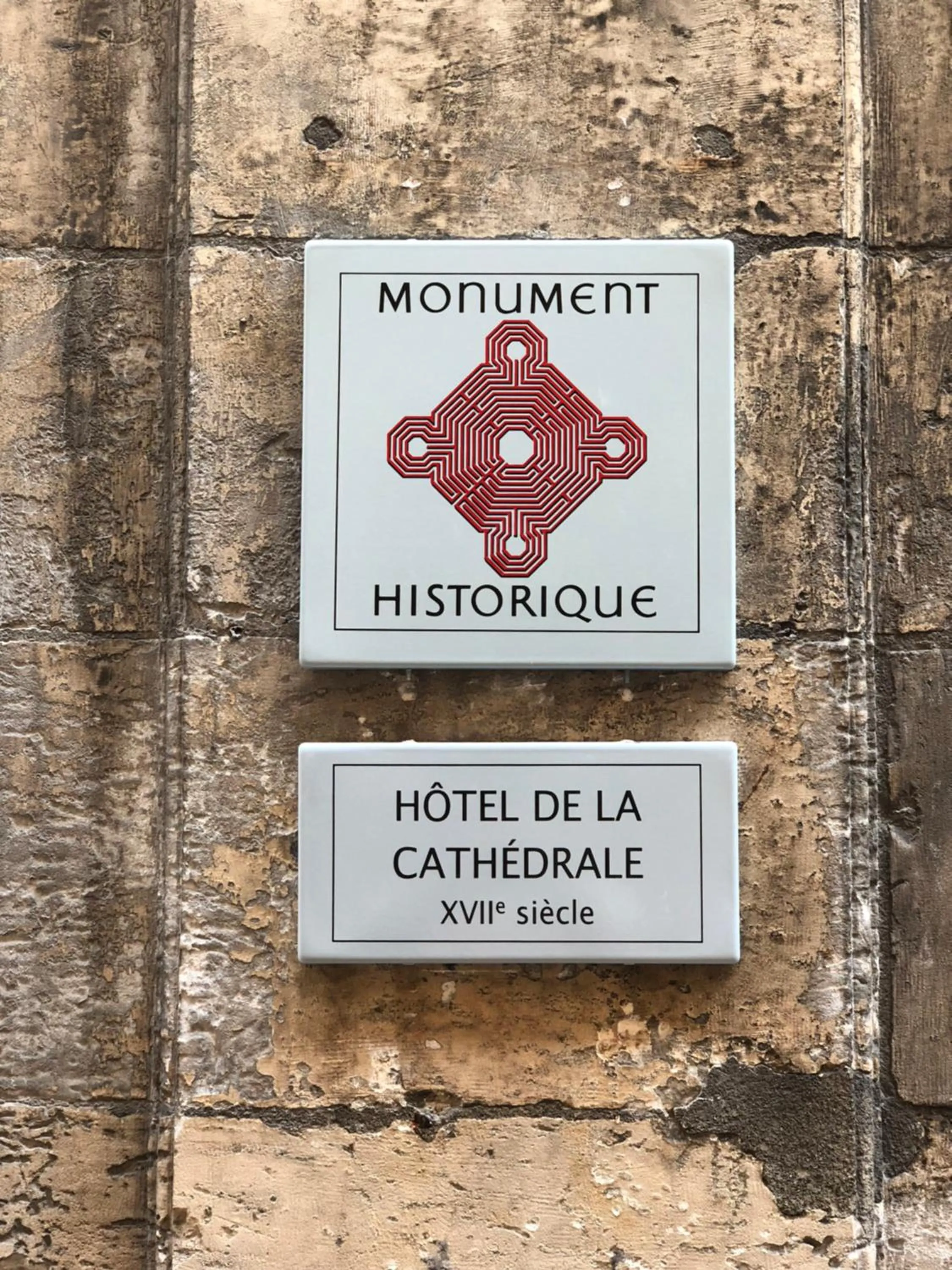 Facade/entrance in Hôtel De La Cathédrale