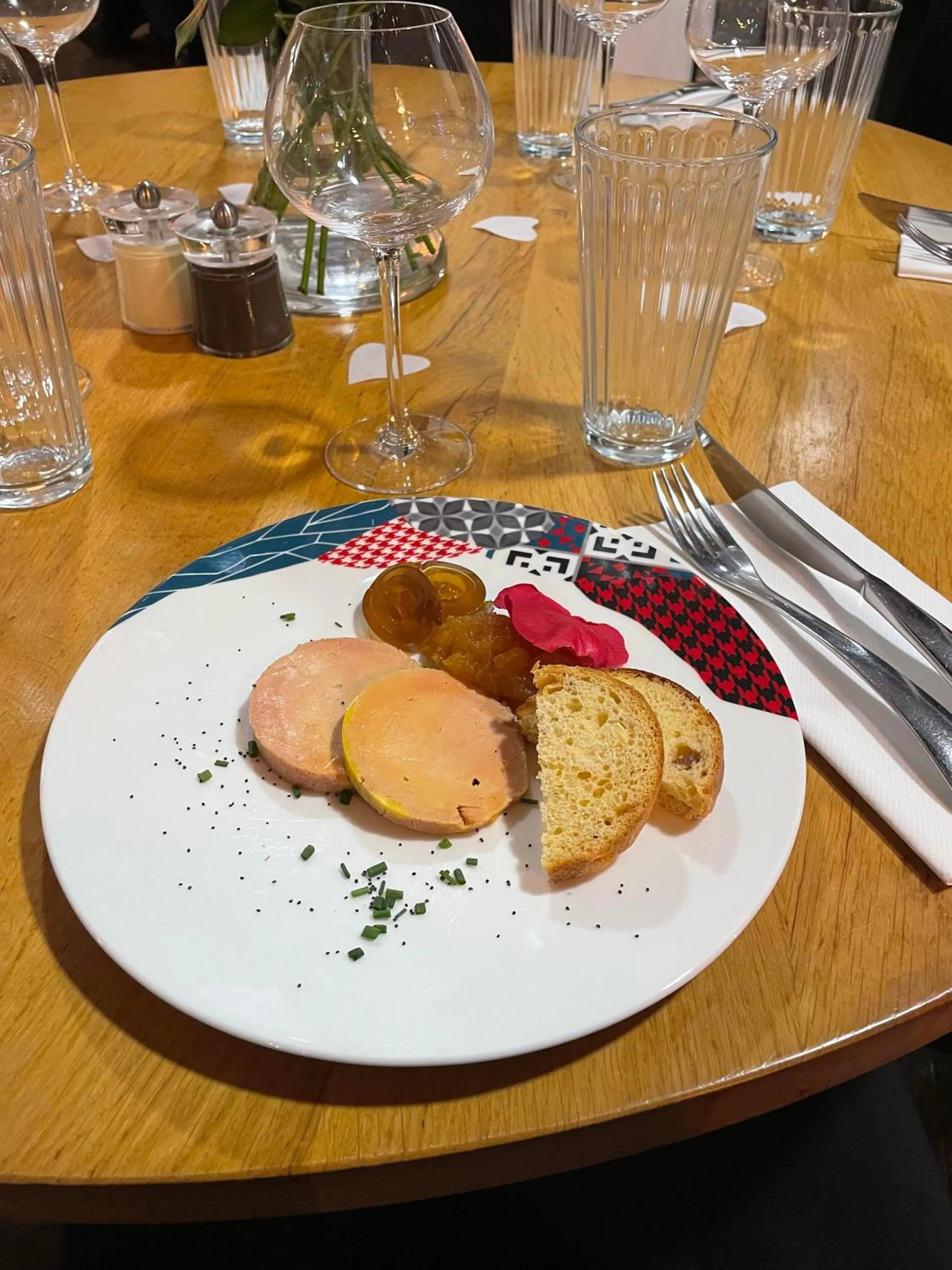 Restaurant/places to eat in B&B HOTEL Chaumont