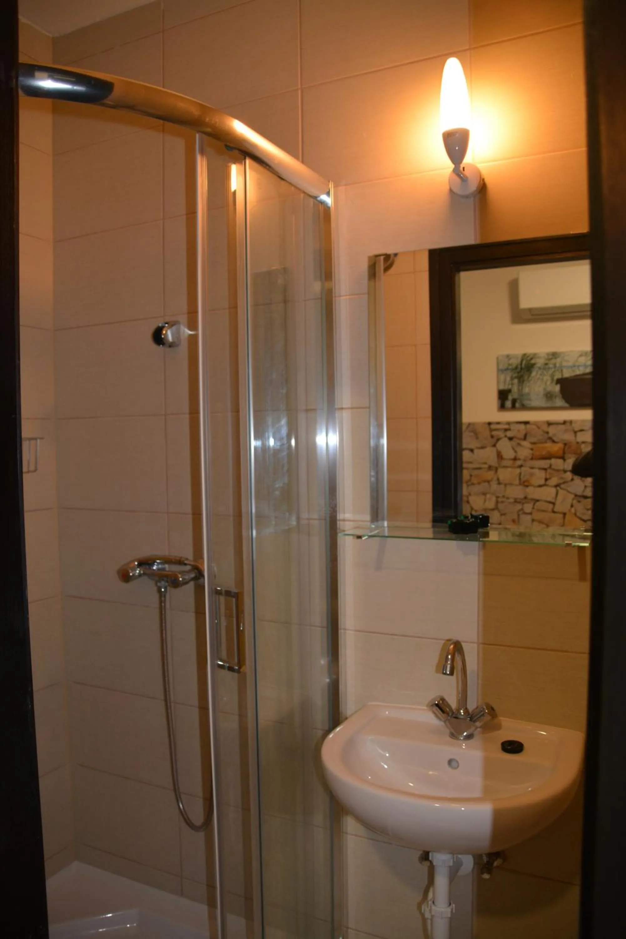 Kid Família Panzió Balatonszárszó