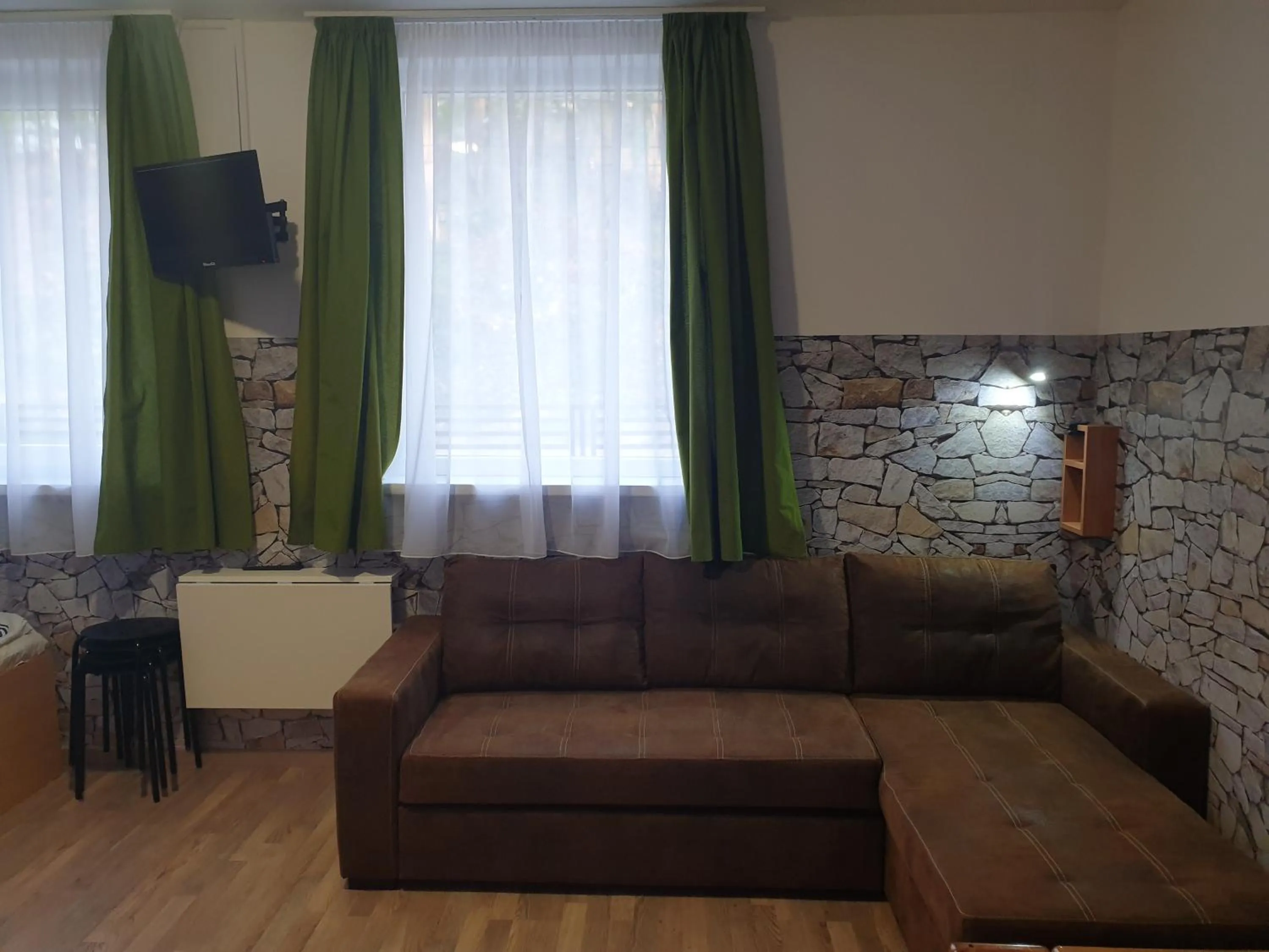 Kid Família Panzió Balatonszárszó