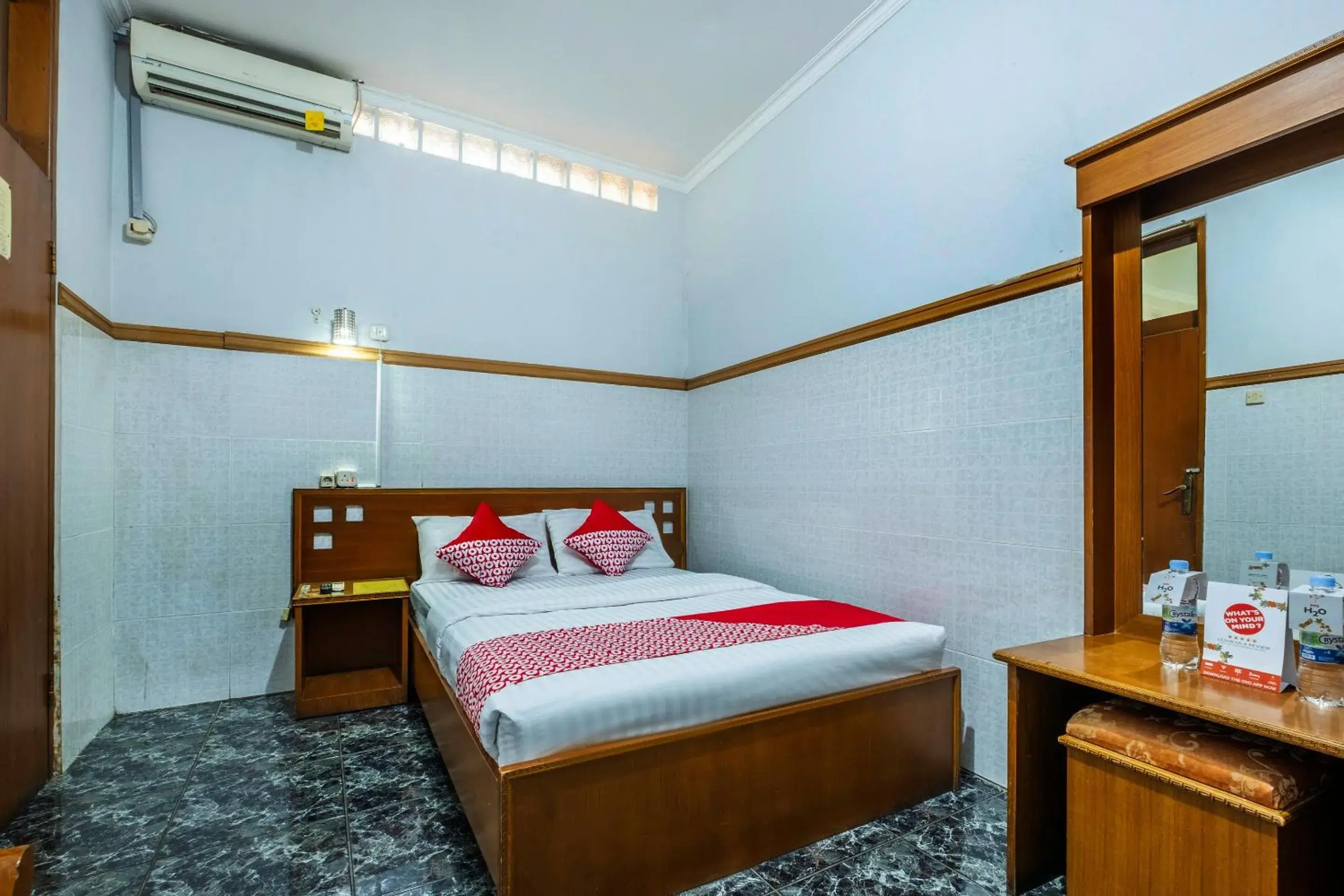Deluxe Double Room in Collection O Kebon Jeruk Near Taman Balai Kota Deluxe Double Room in Collection O Kebon Jeruk Near Taman Balai Kota