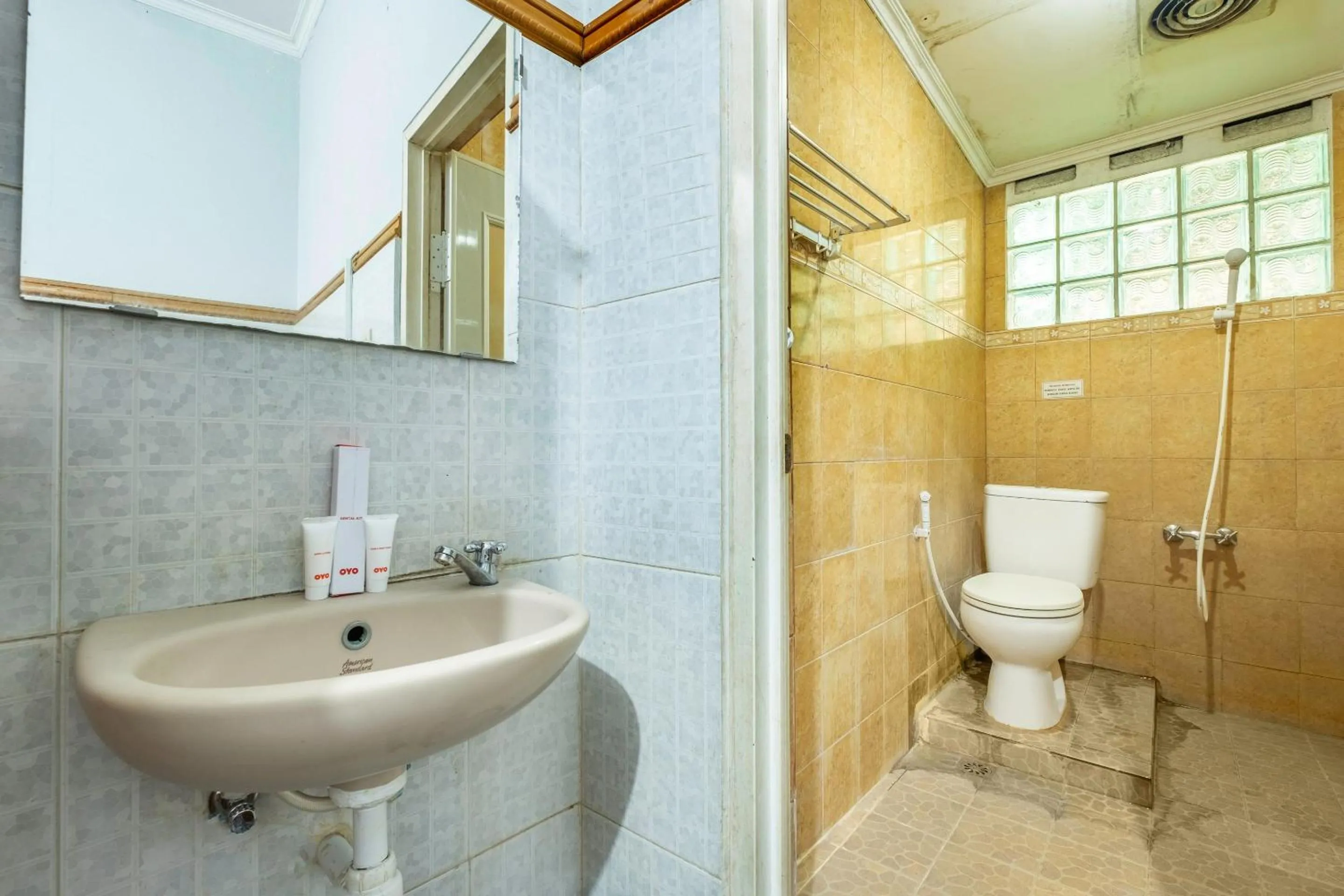 Bathroom in Collection O Kebon Jeruk Near Taman Balai Kota