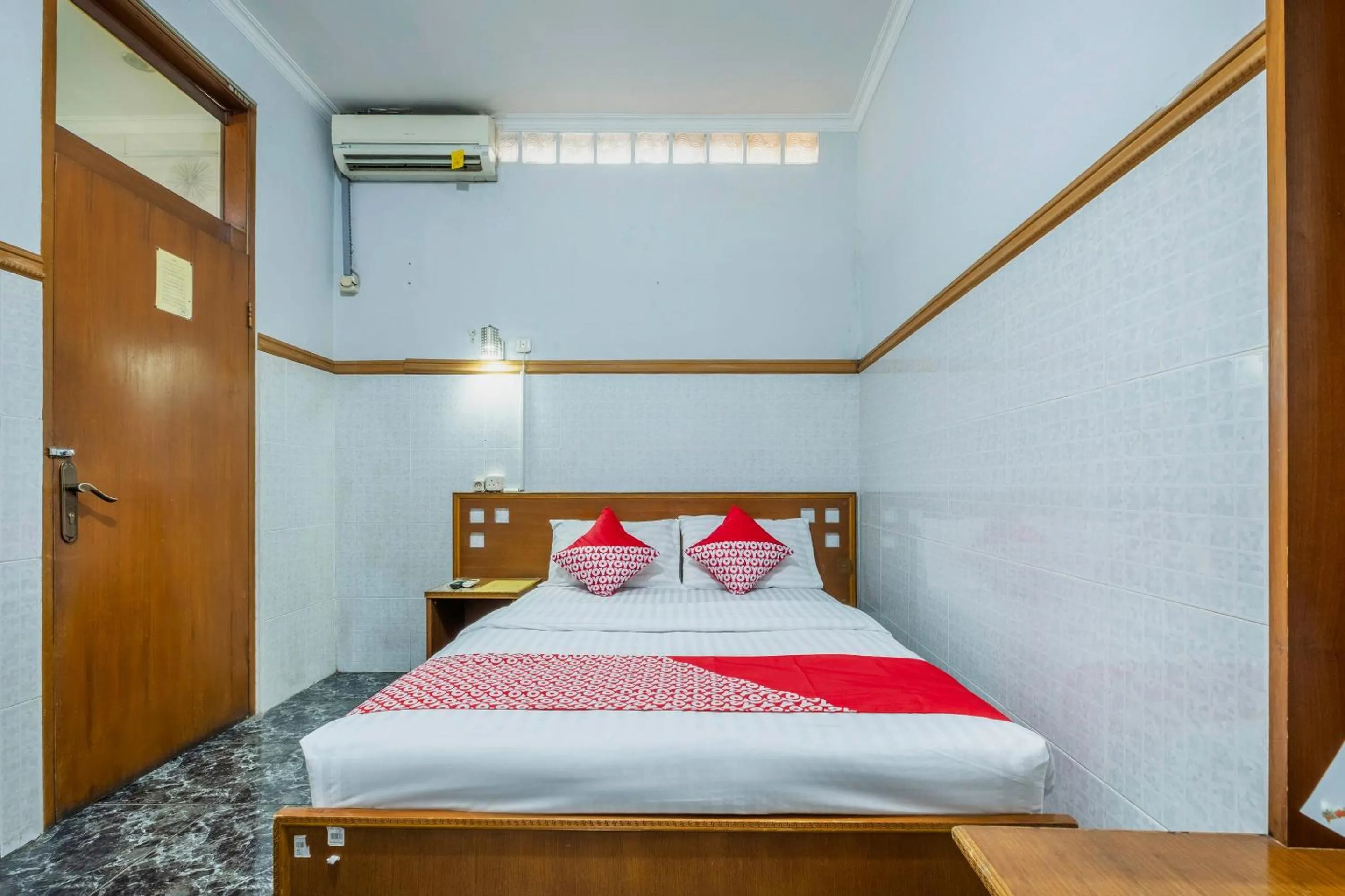 Bedroom, Bed in Collection O Kebon Jeruk Near Taman Balai Kota