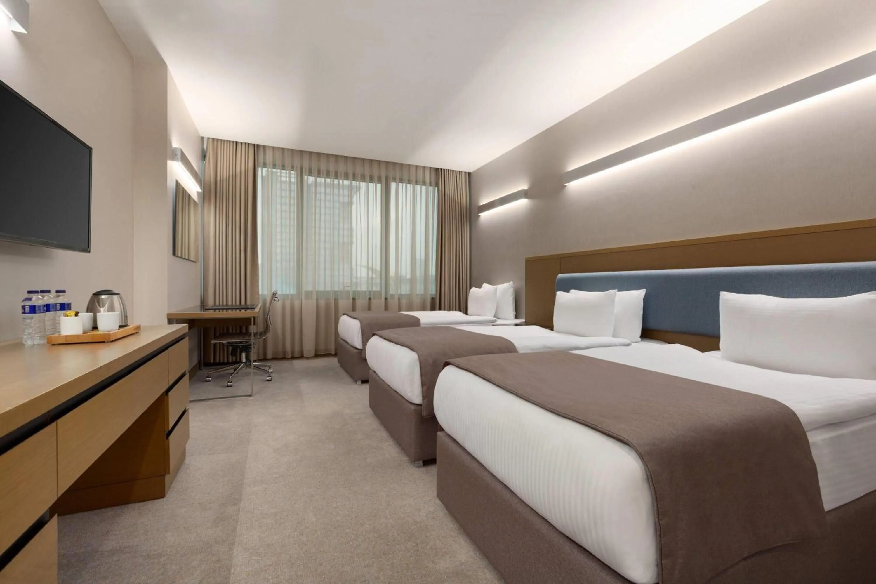 Photo of the whole room, Bed in La Quinta by Wyndham Istanbul Gunesli