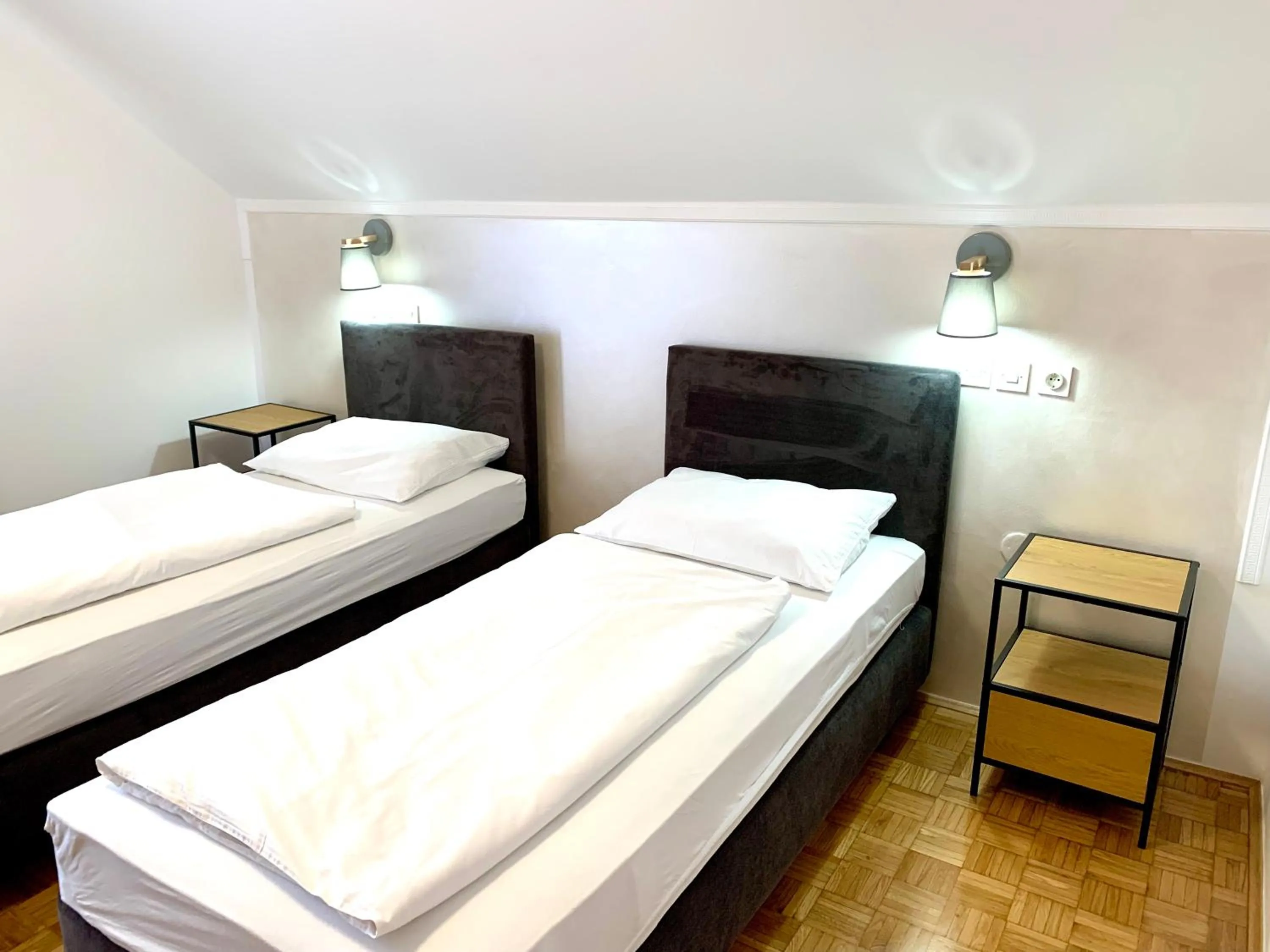 Bed in Hotel Maj Inn