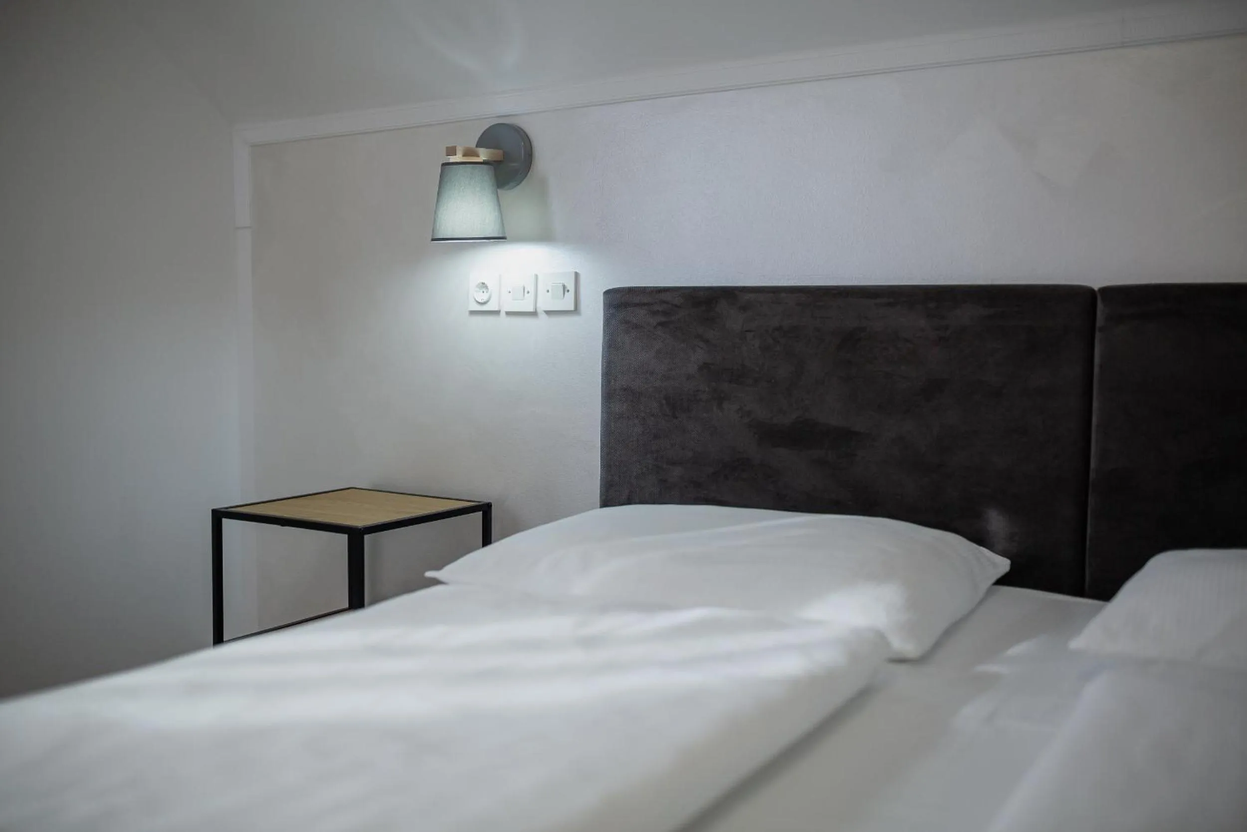 Decorative detail, Bed in Hotel Maj Inn