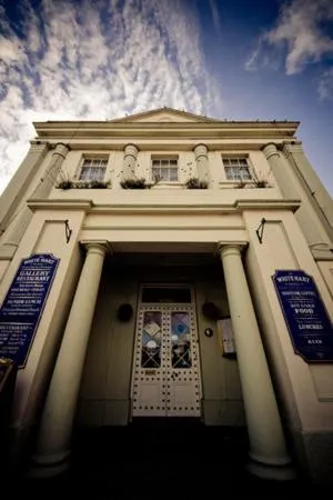 Facade/entrance in The White Hart Hotel