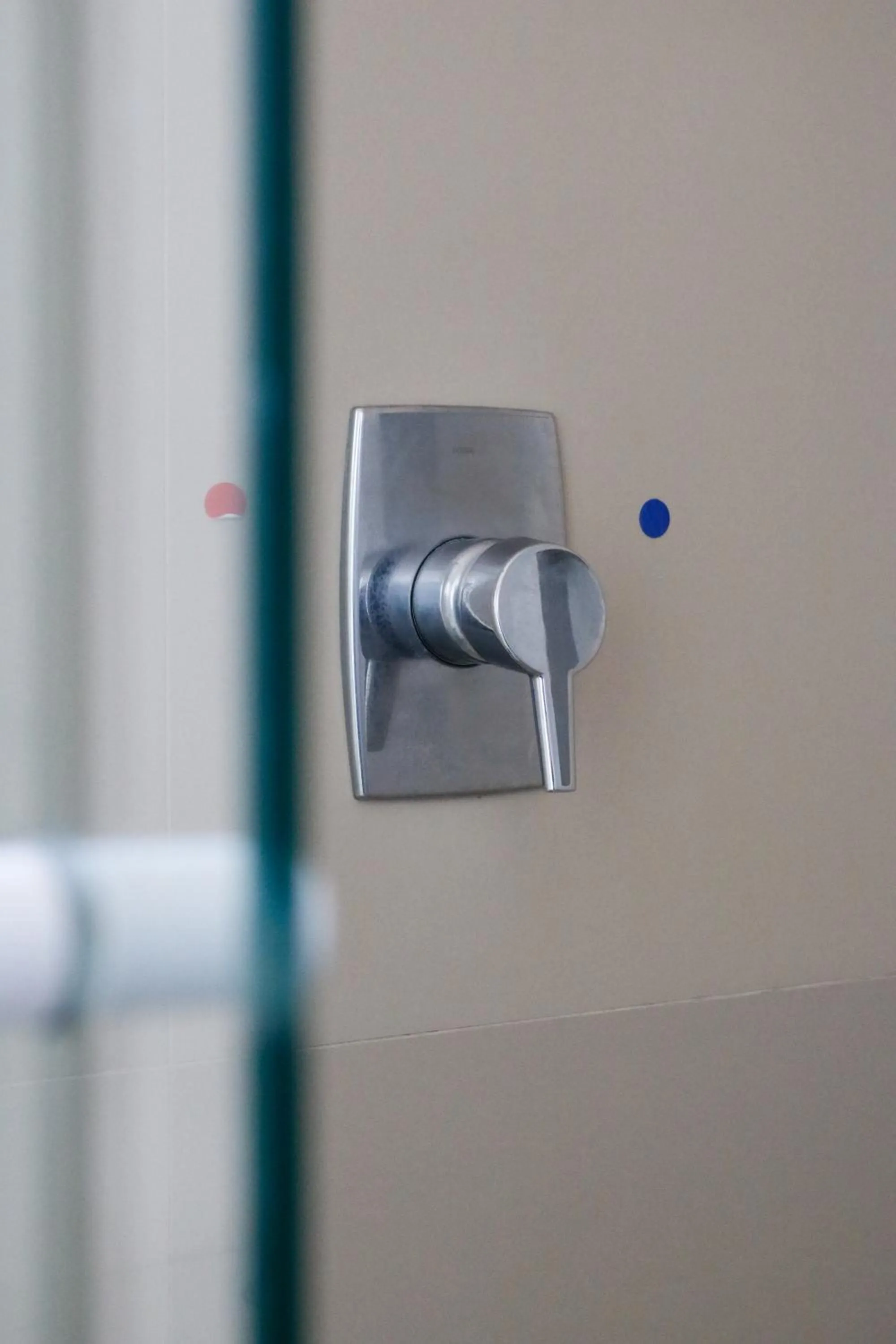 Shower in Hotel Açoriano