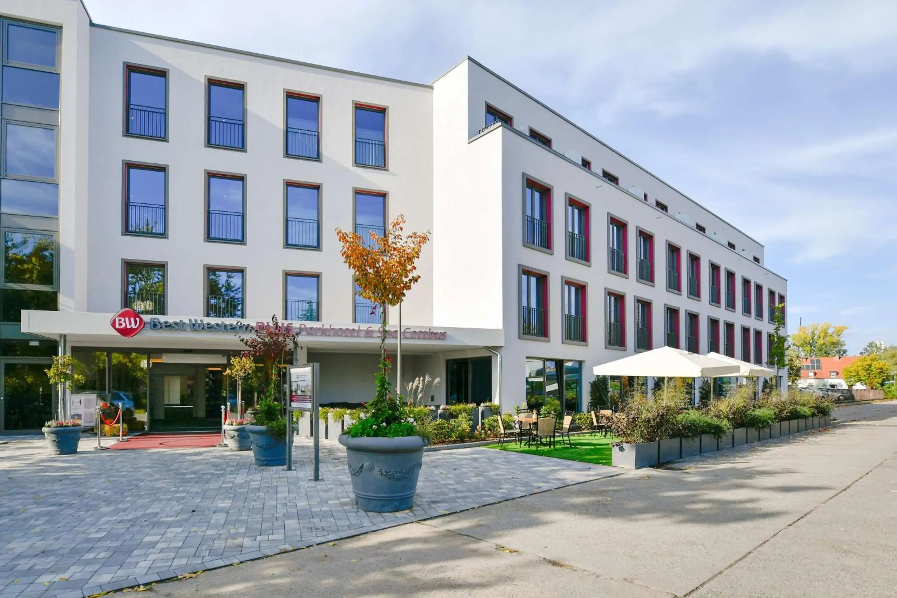 Property building in Best Western Plus Parkhotel & Spa Cottbus Property building in Best Western Plus Parkhotel & Spa Cottbus