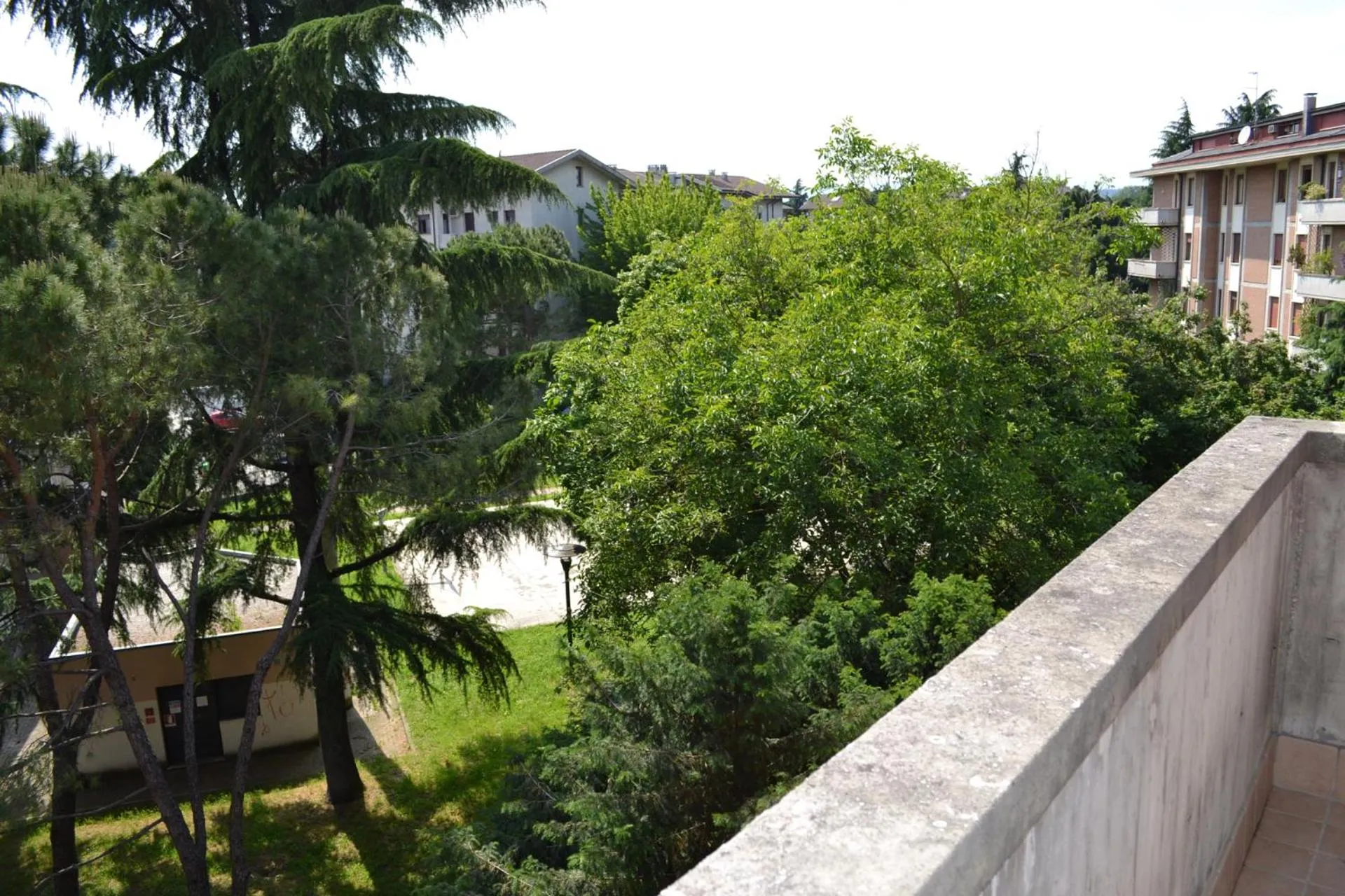 Garden view in B&B Villa Lattes