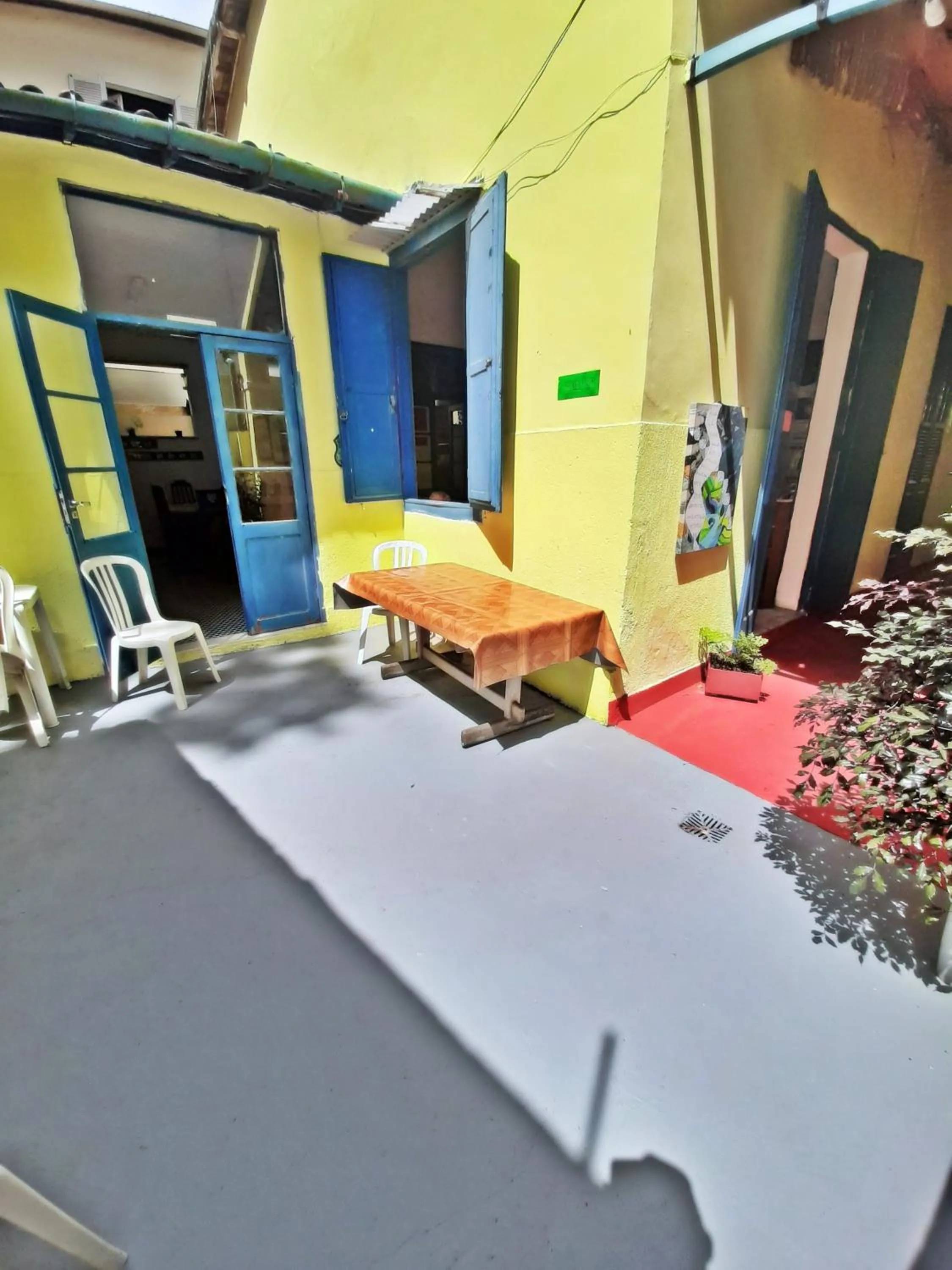 Patio in Brasileranza Hostel