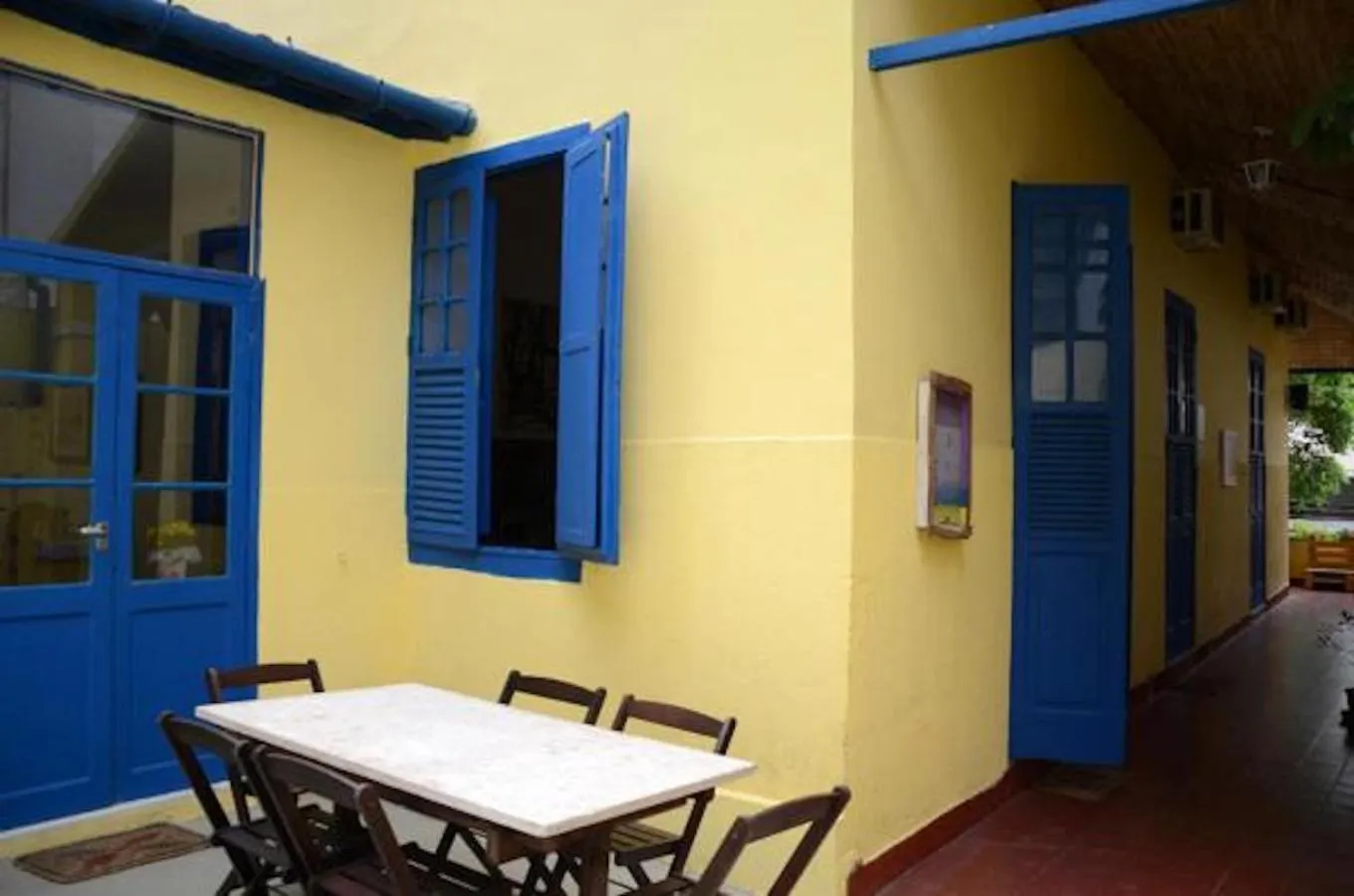 Patio in Brasileranza Hostel