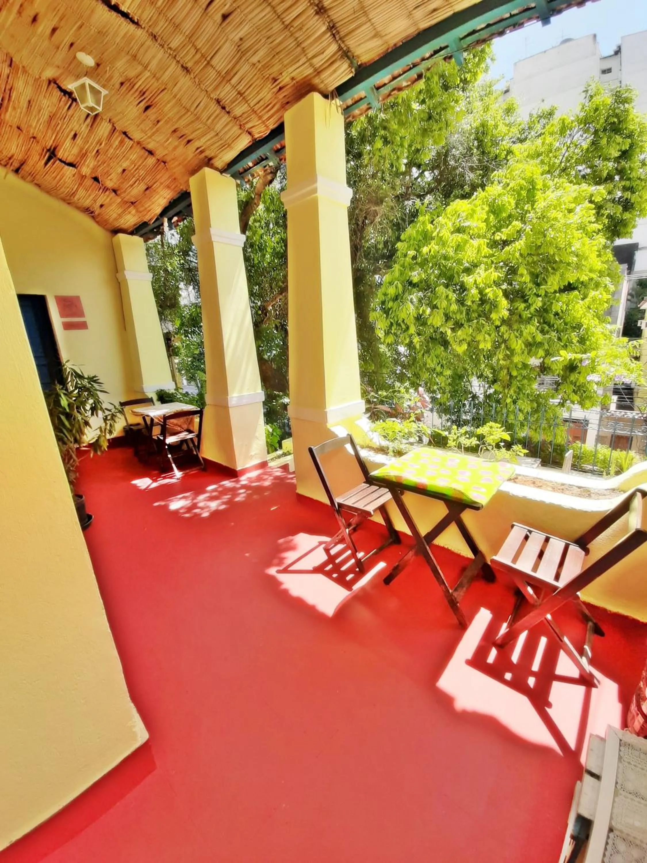 Seating area in Brasileranza Hostel