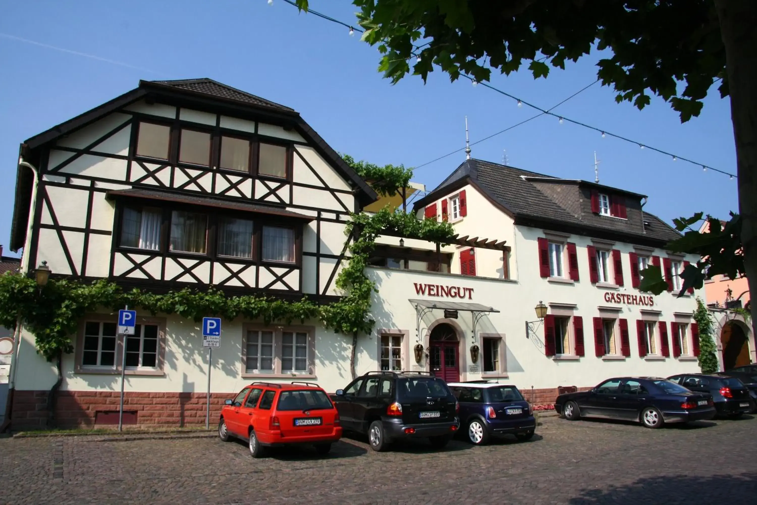 Gästehaus Hebinger am Schlosspark Gästehaus Hebinger am Schlosspark