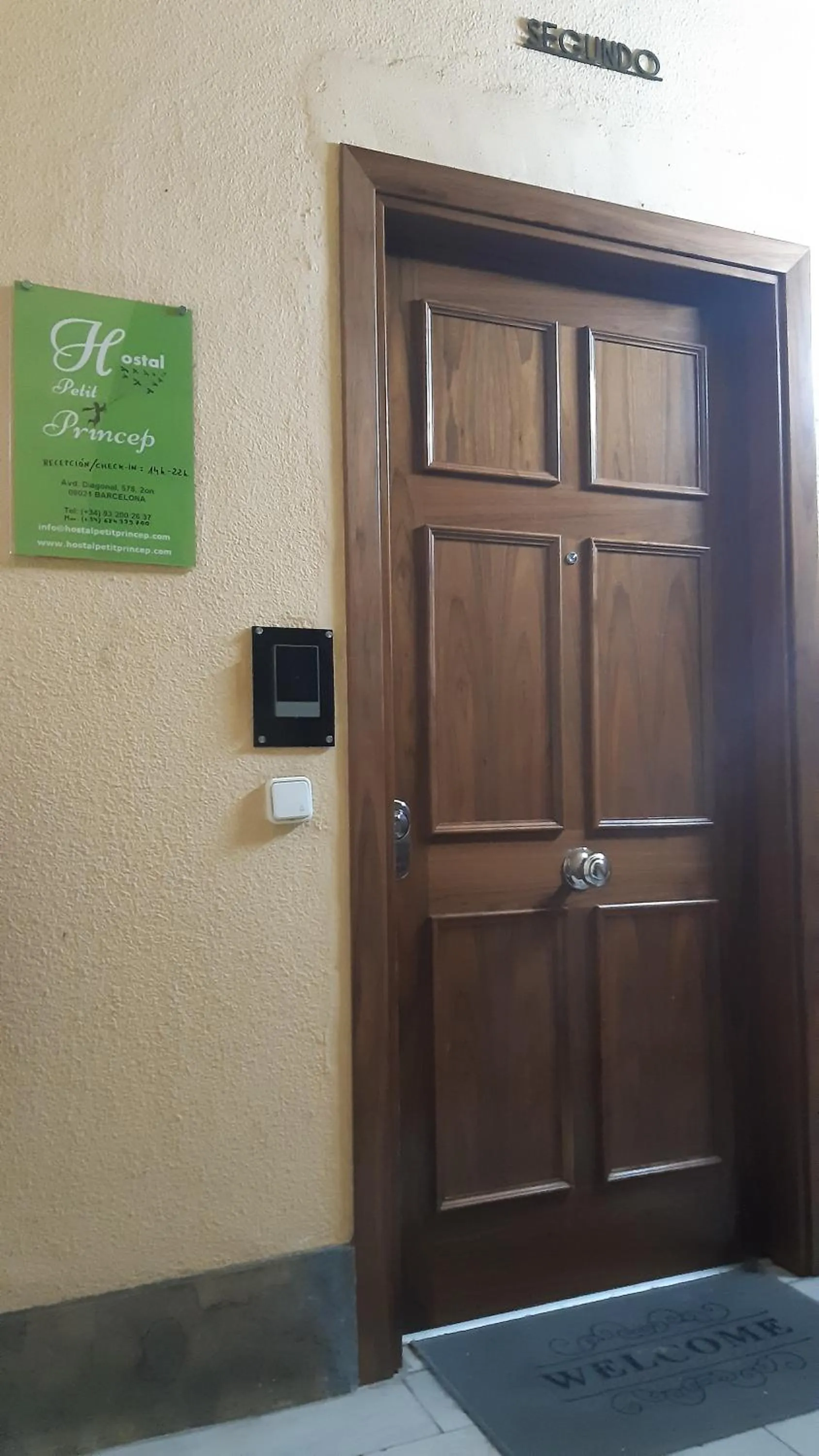 Property building in Hostal Petit Príncep