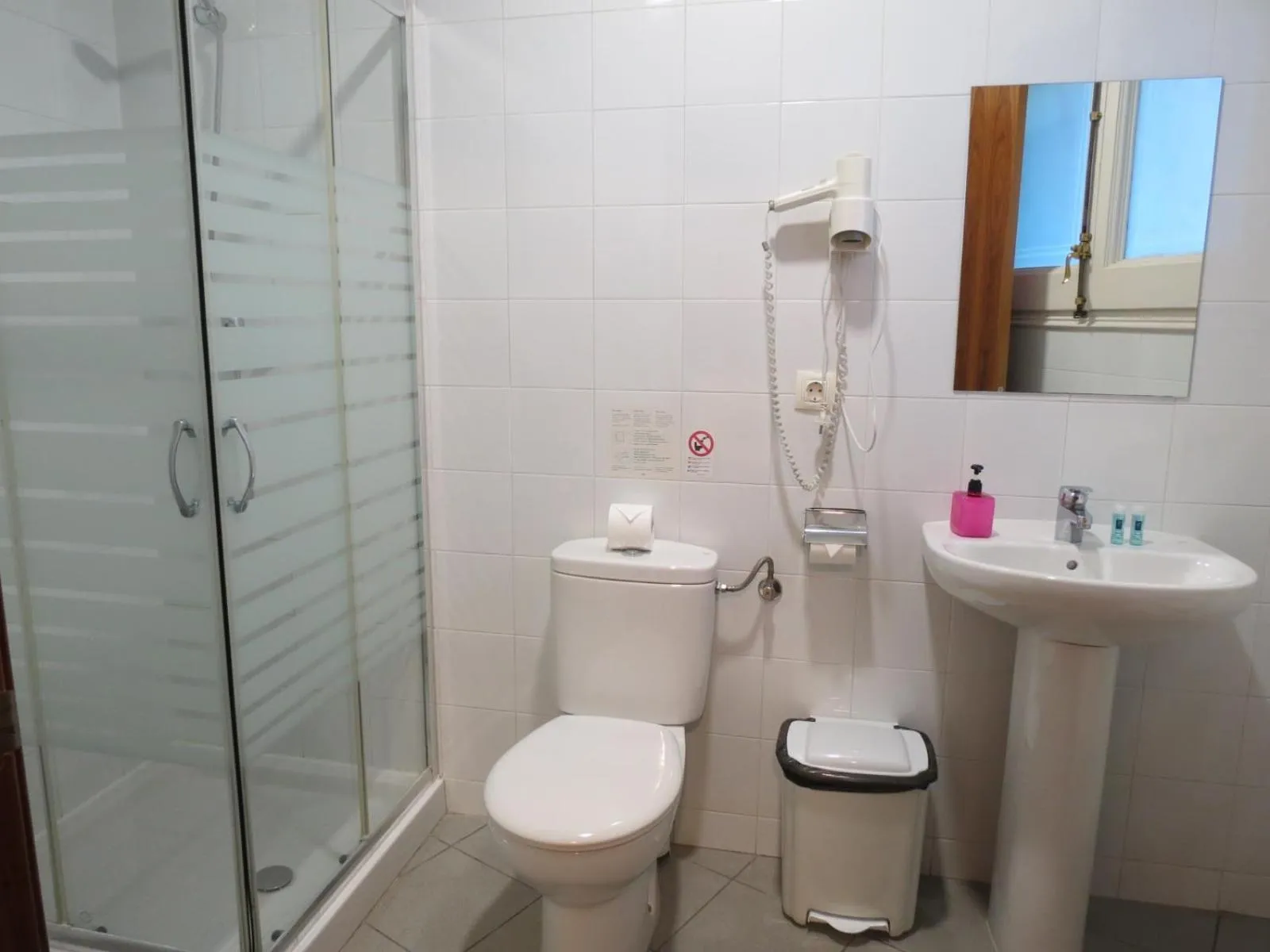 Bathroom in Hostal Petit Príncep