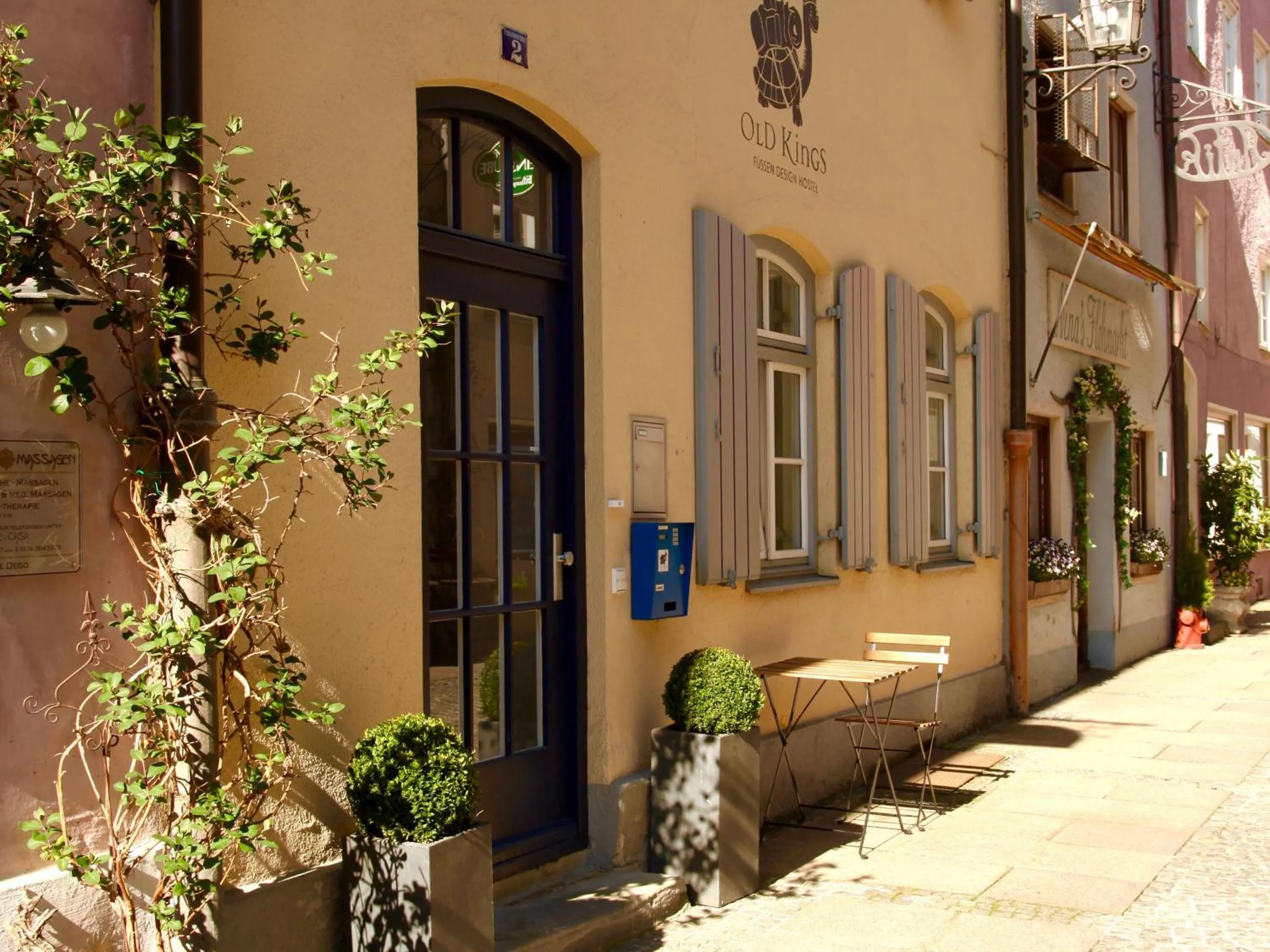 Property building in Old Kings Design Hostel