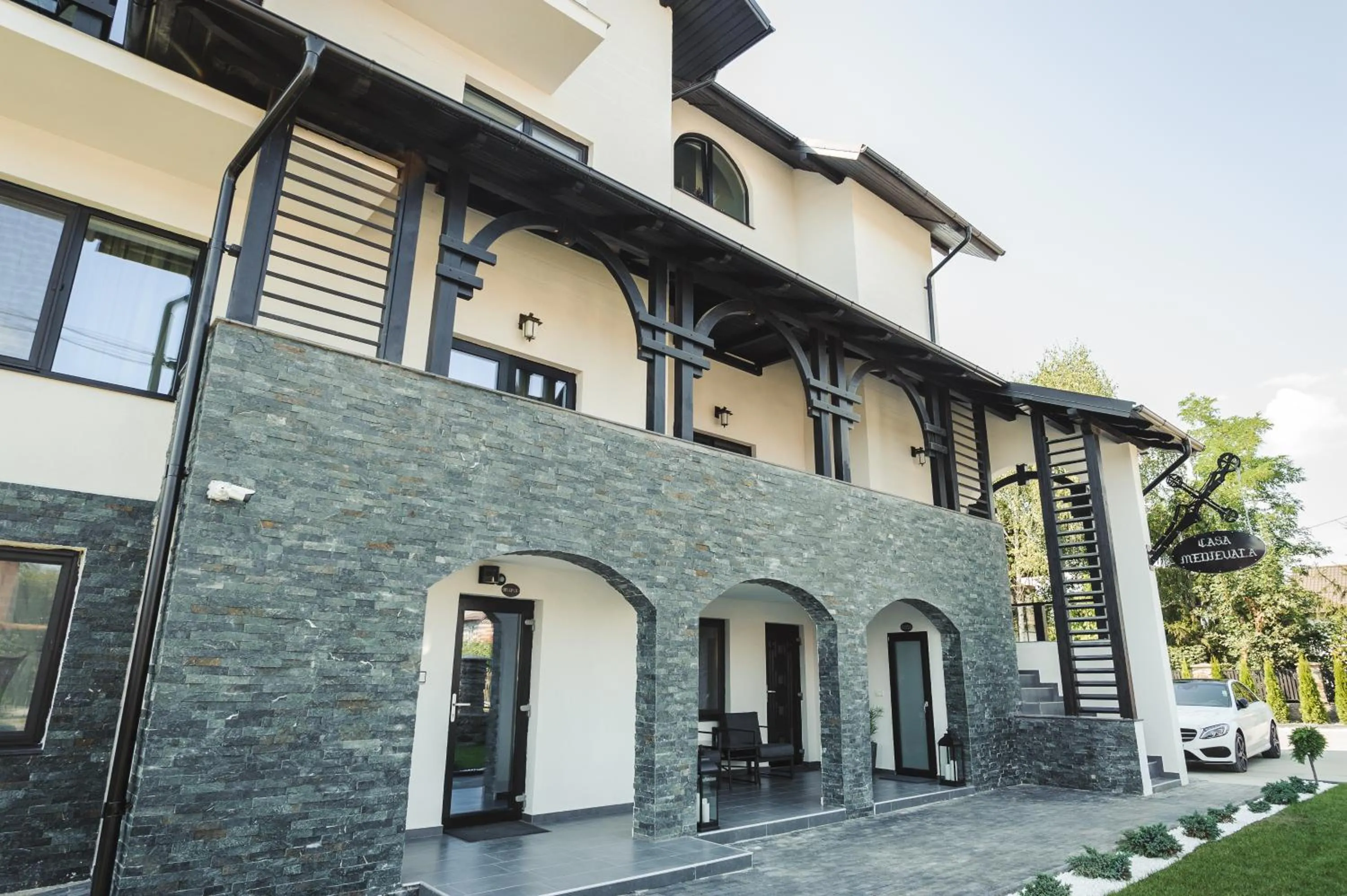Property building in Boutique Hotel Casa Medievala