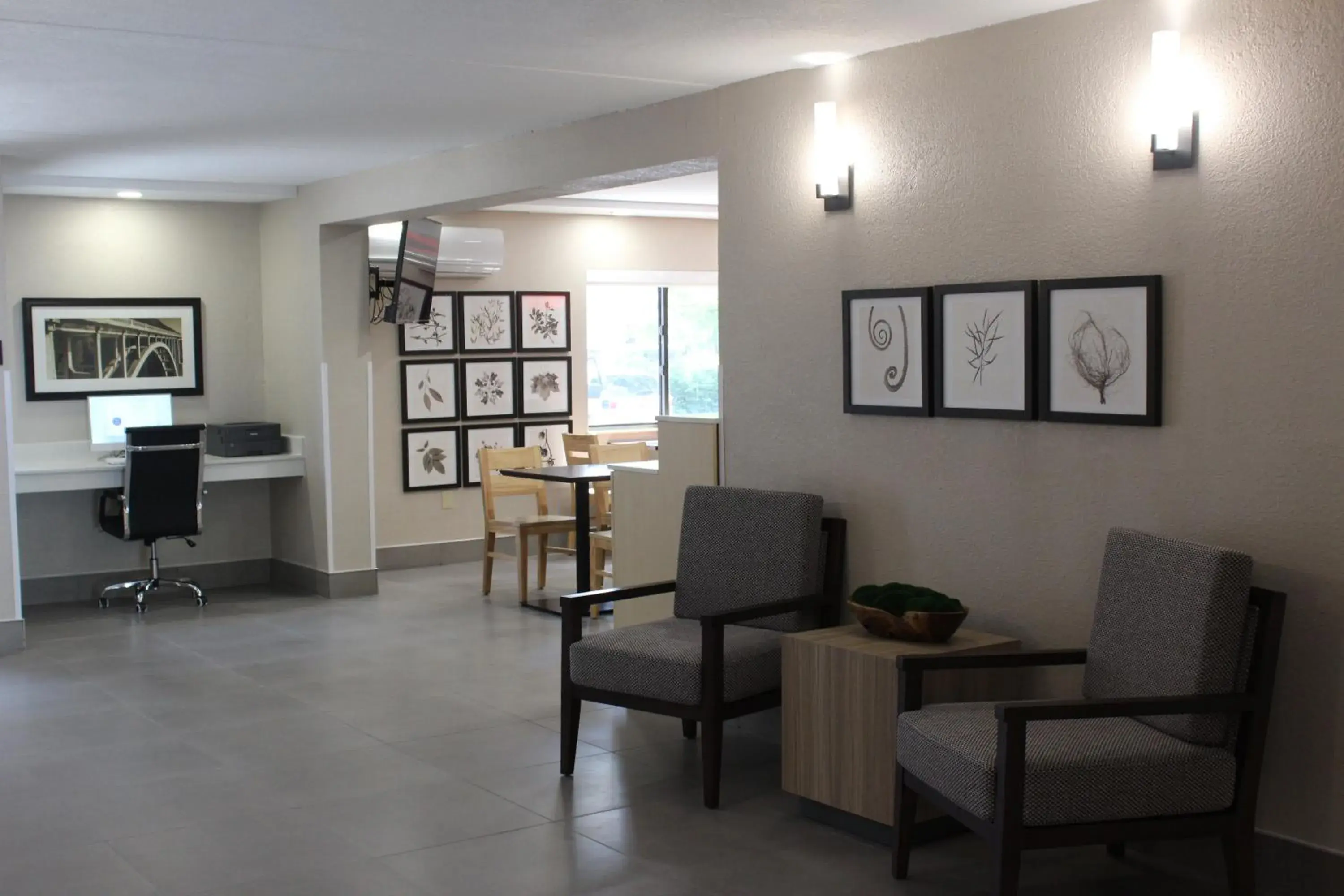 Lobby or reception in Country Inn & Suites by Radisson, Dunbar - Charleston Lobby or reception in Country Inn & Suites by Radisson, Dunbar - Charleston