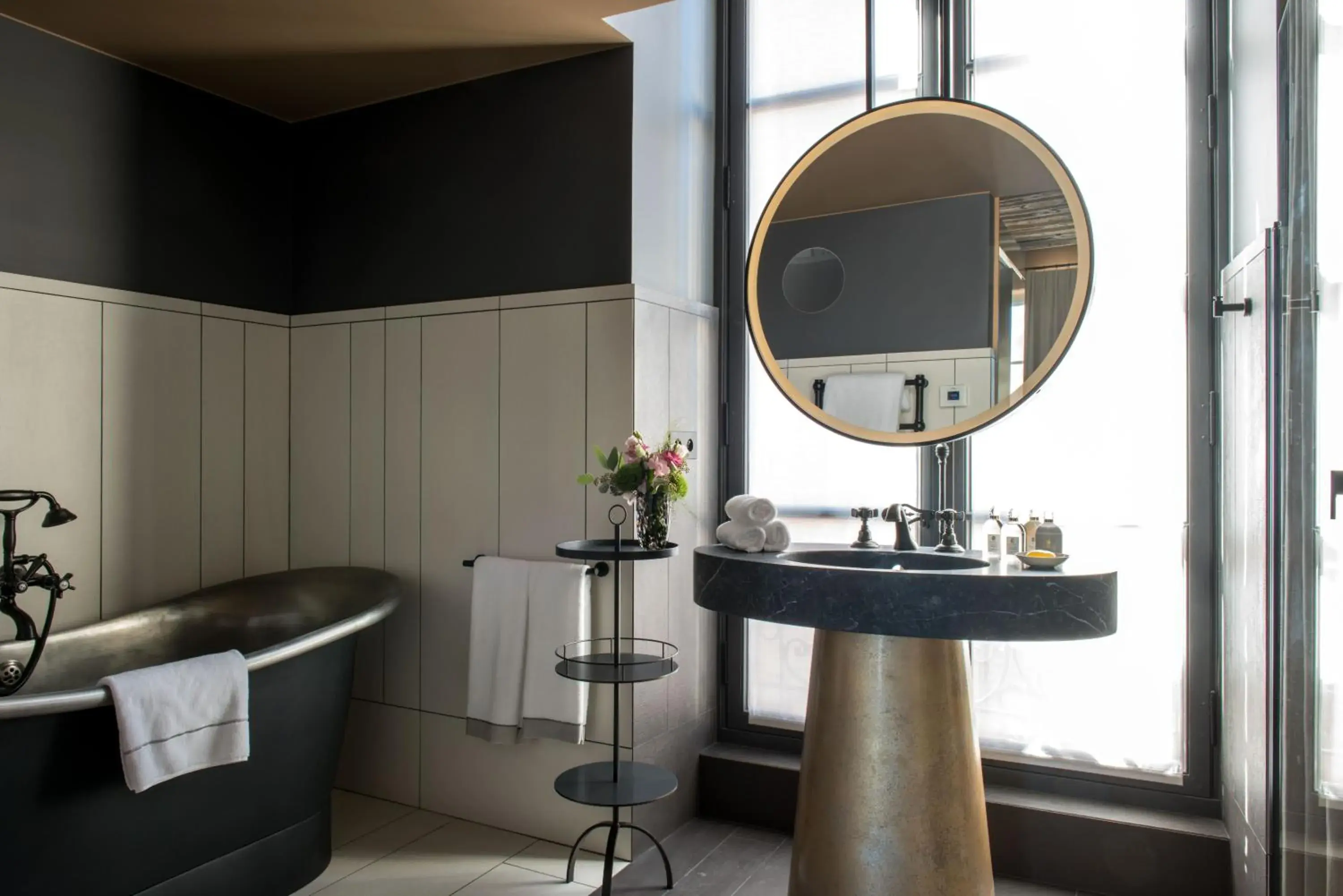 Bathroom in Cour des Vosges - Evok Collection Bathroom in Cour des Vosges - Evok Collection