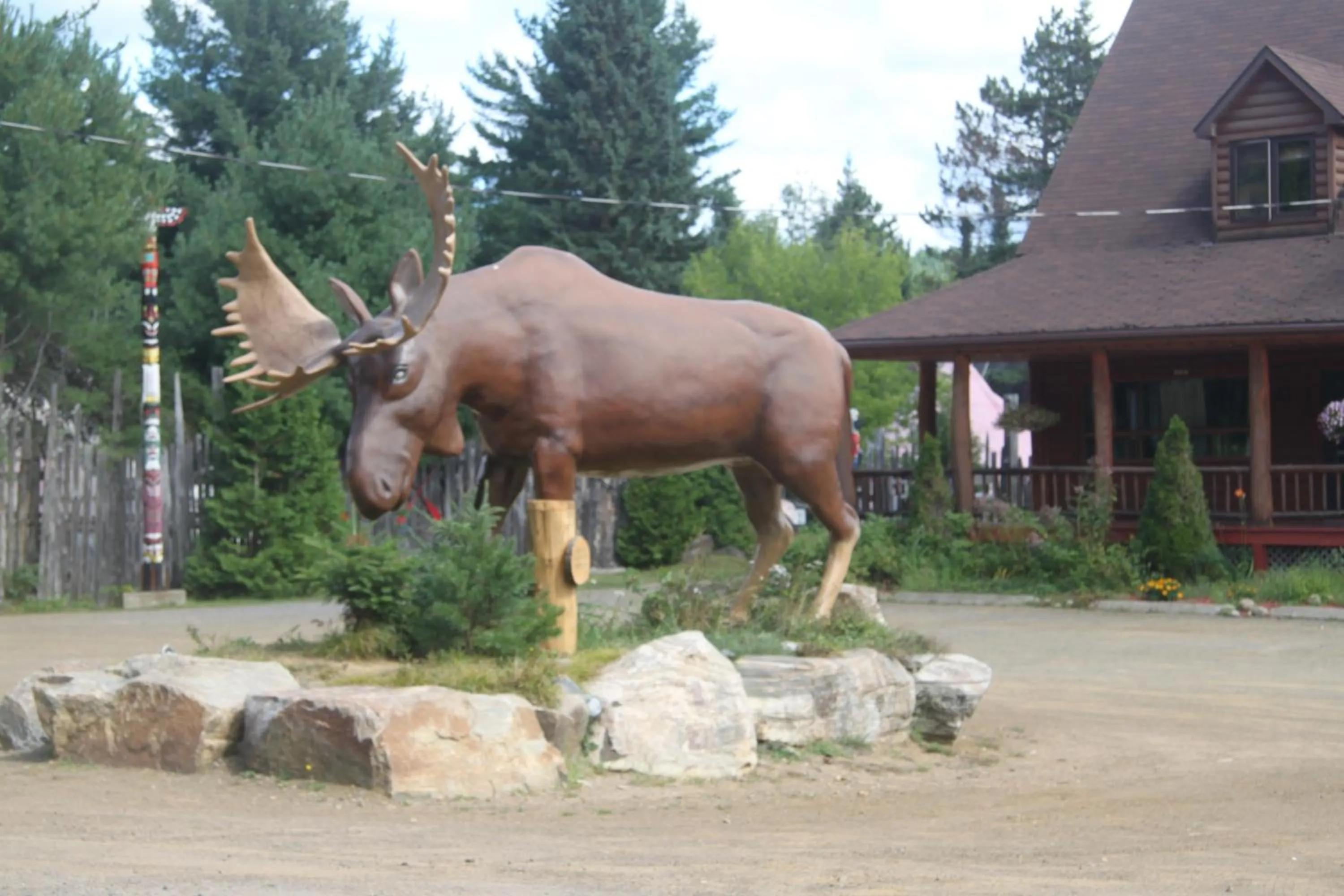 Parking in L'Auberge Refuge du Trappeur