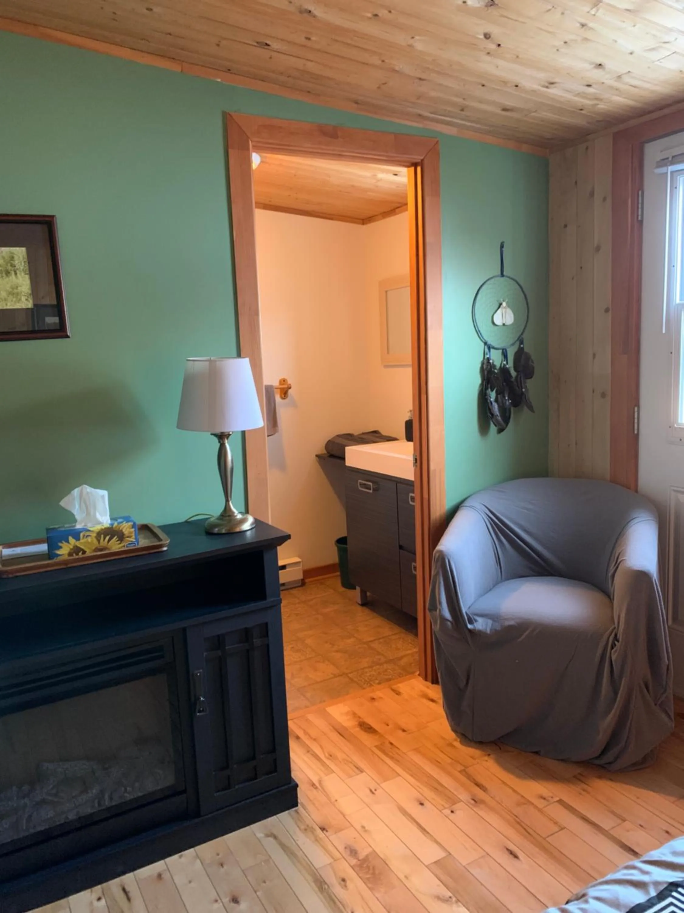 Bedroom, Bed in L'Auberge Refuge du Trappeur