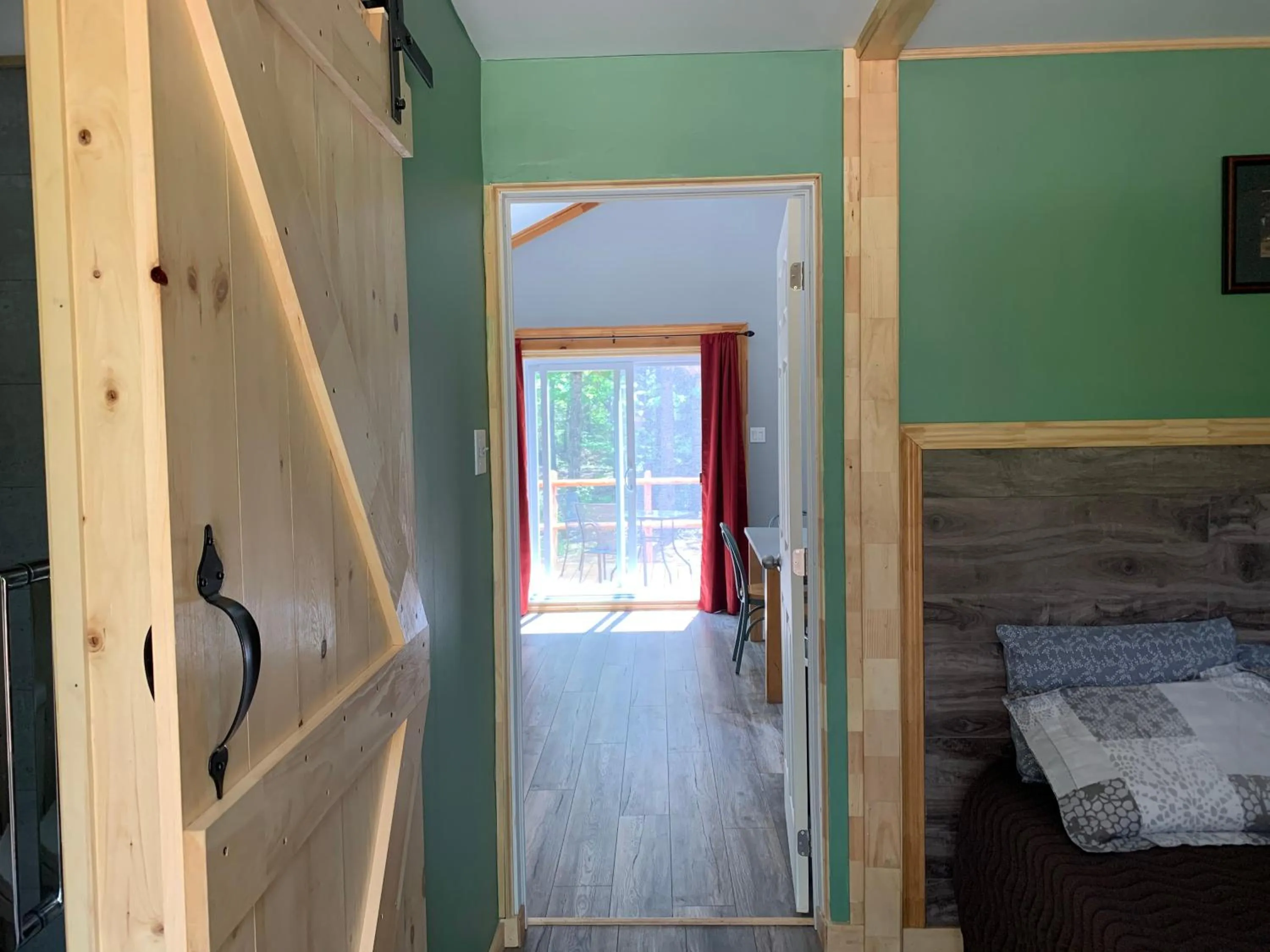 Photo of the whole room, Bed in L'Auberge Refuge du Trappeur