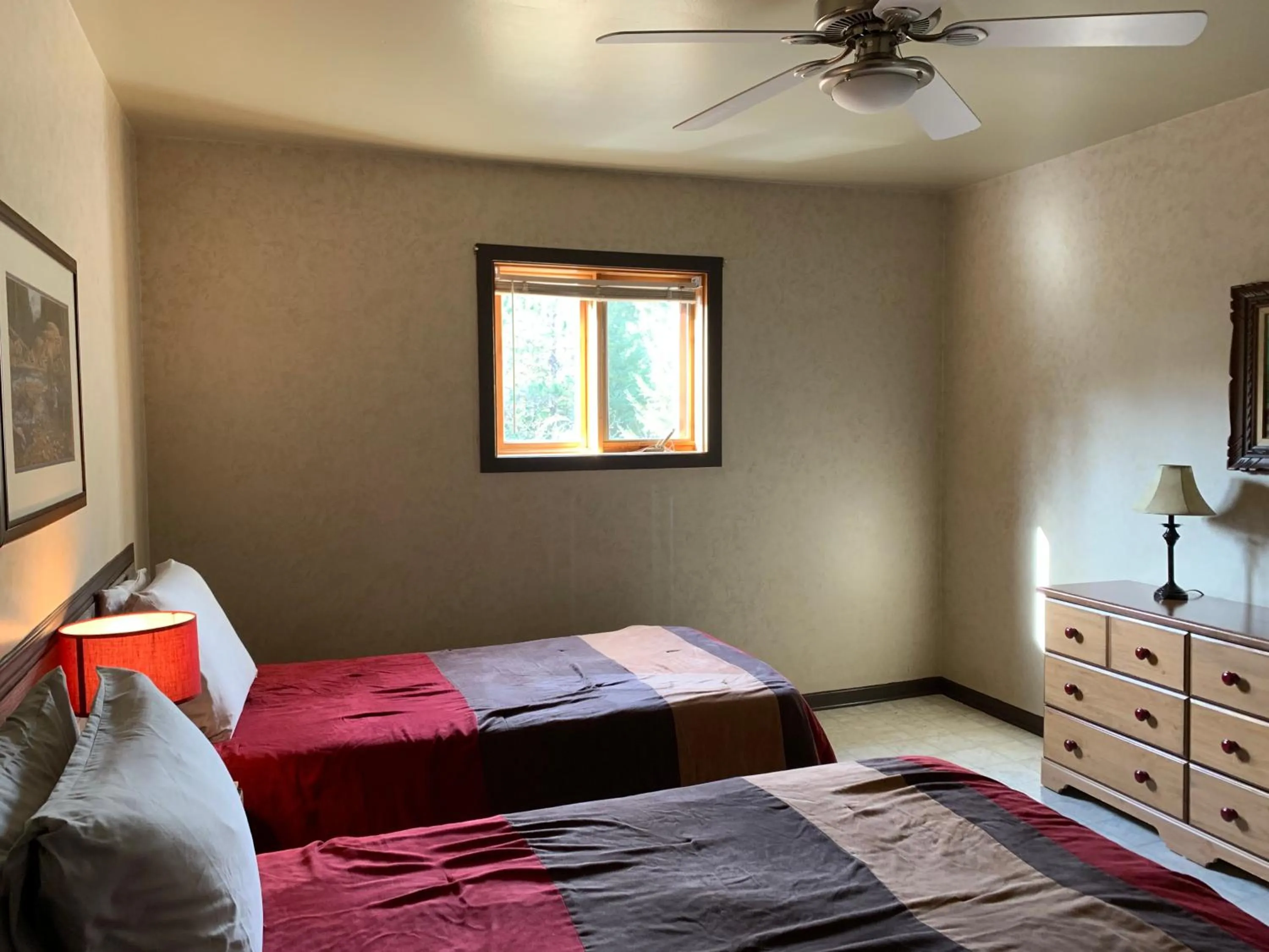 Bedroom, Bed in L'Auberge Refuge du Trappeur