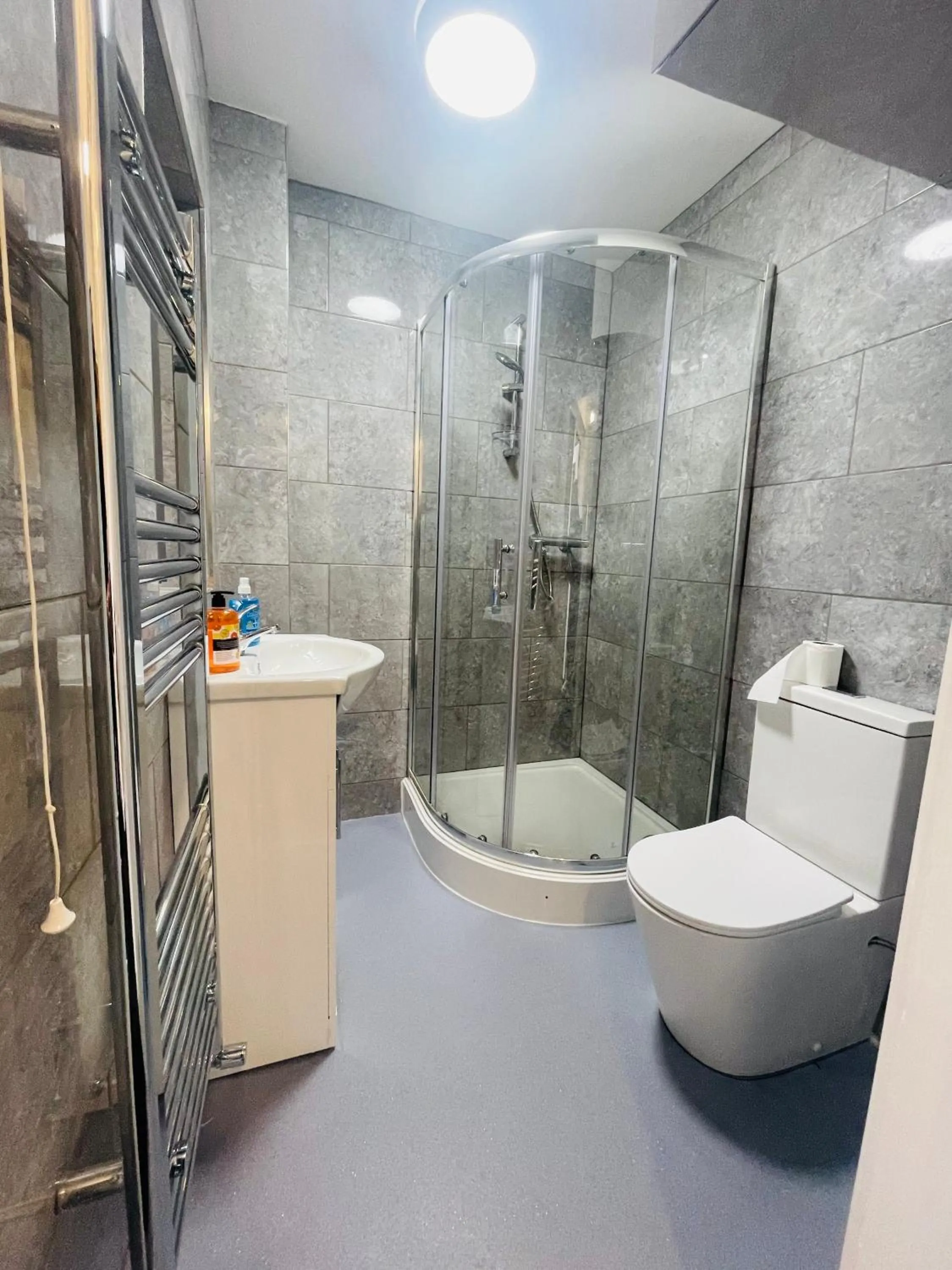 Bathroom in Cranmore Guest House