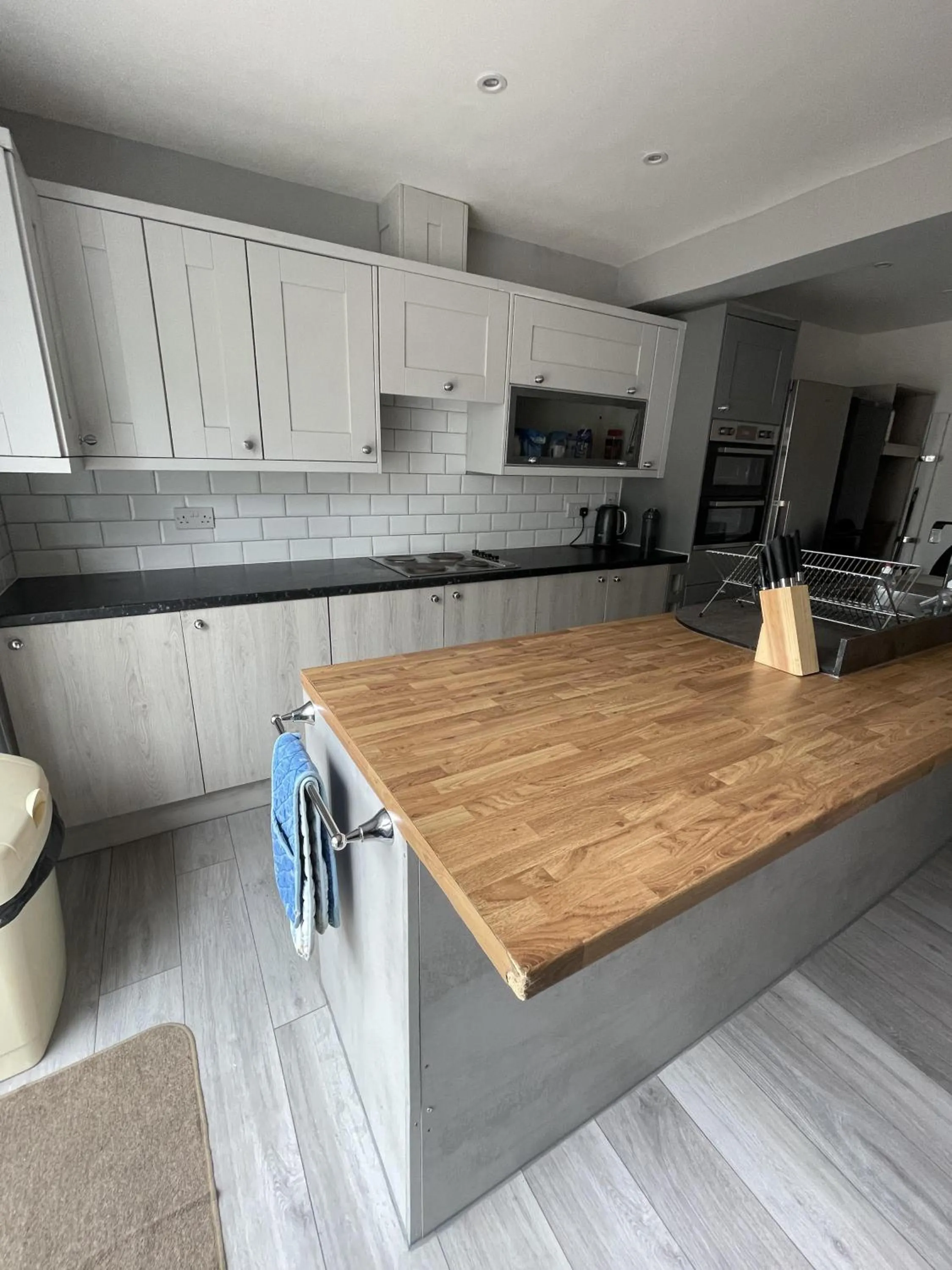 Kitchen or kitchenette in Cranmore Guest House
