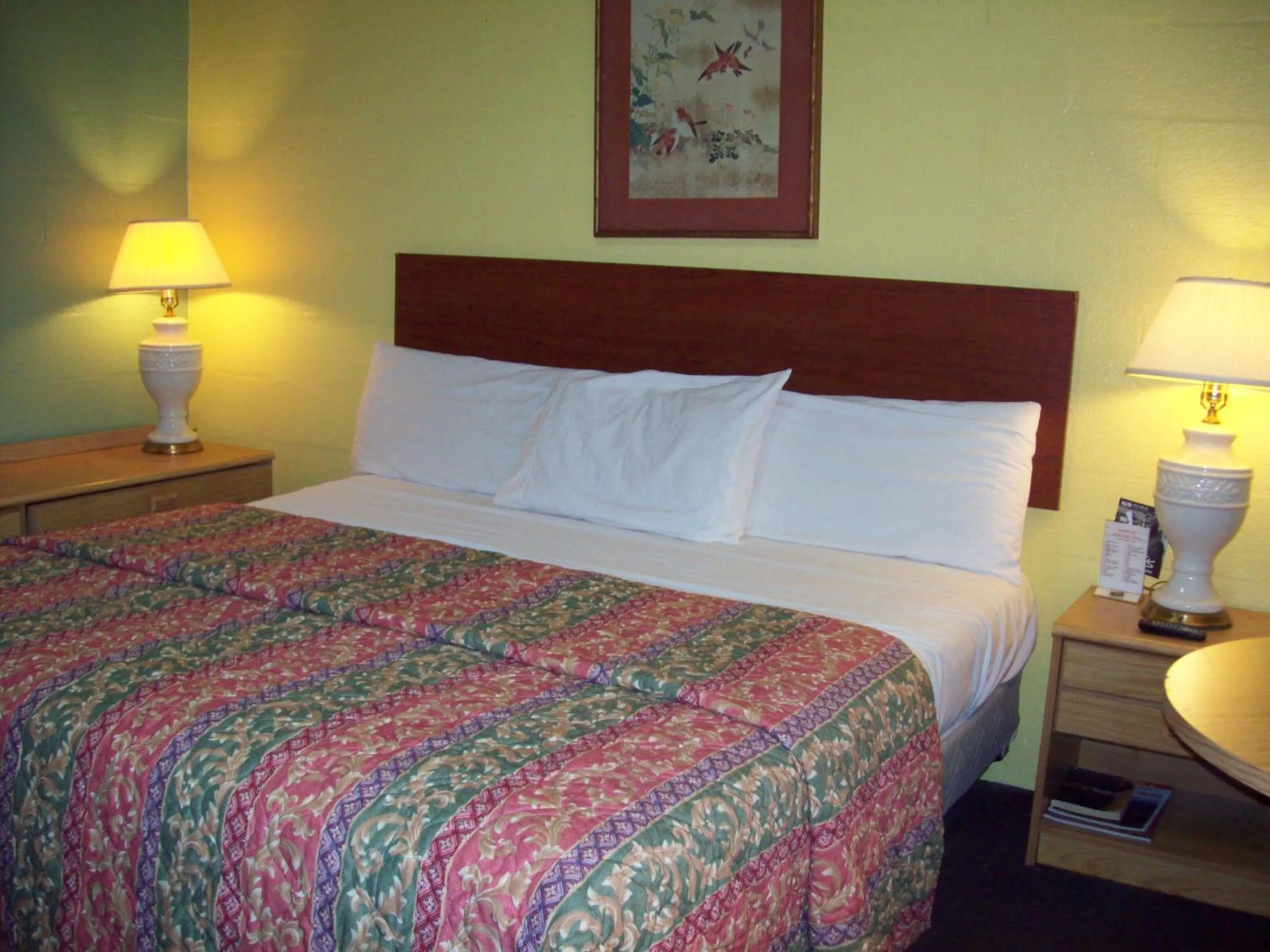 Bedroom, Bed in Budget Inn Sanderson