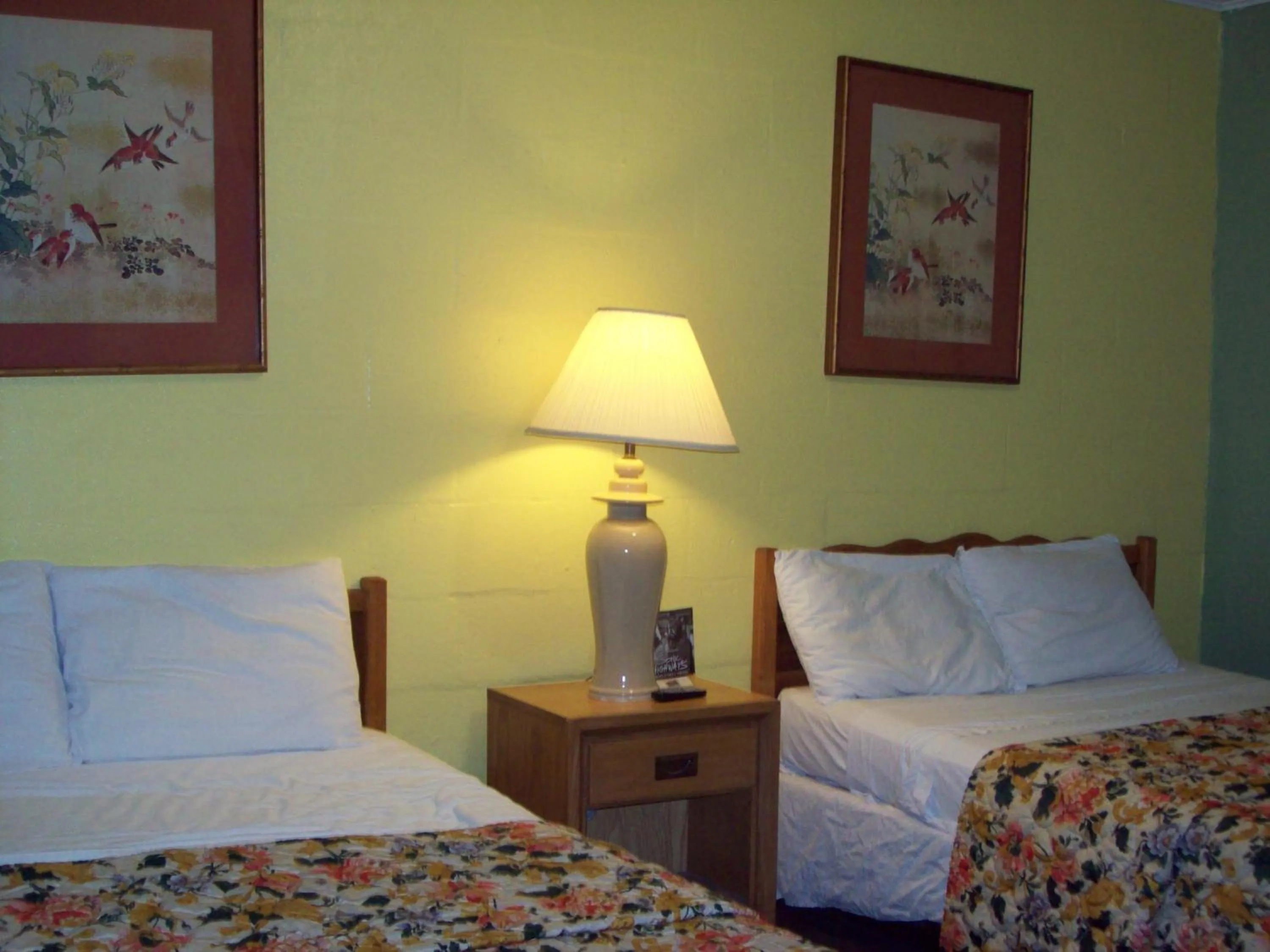 Bedroom, Bed in Budget Inn Sanderson