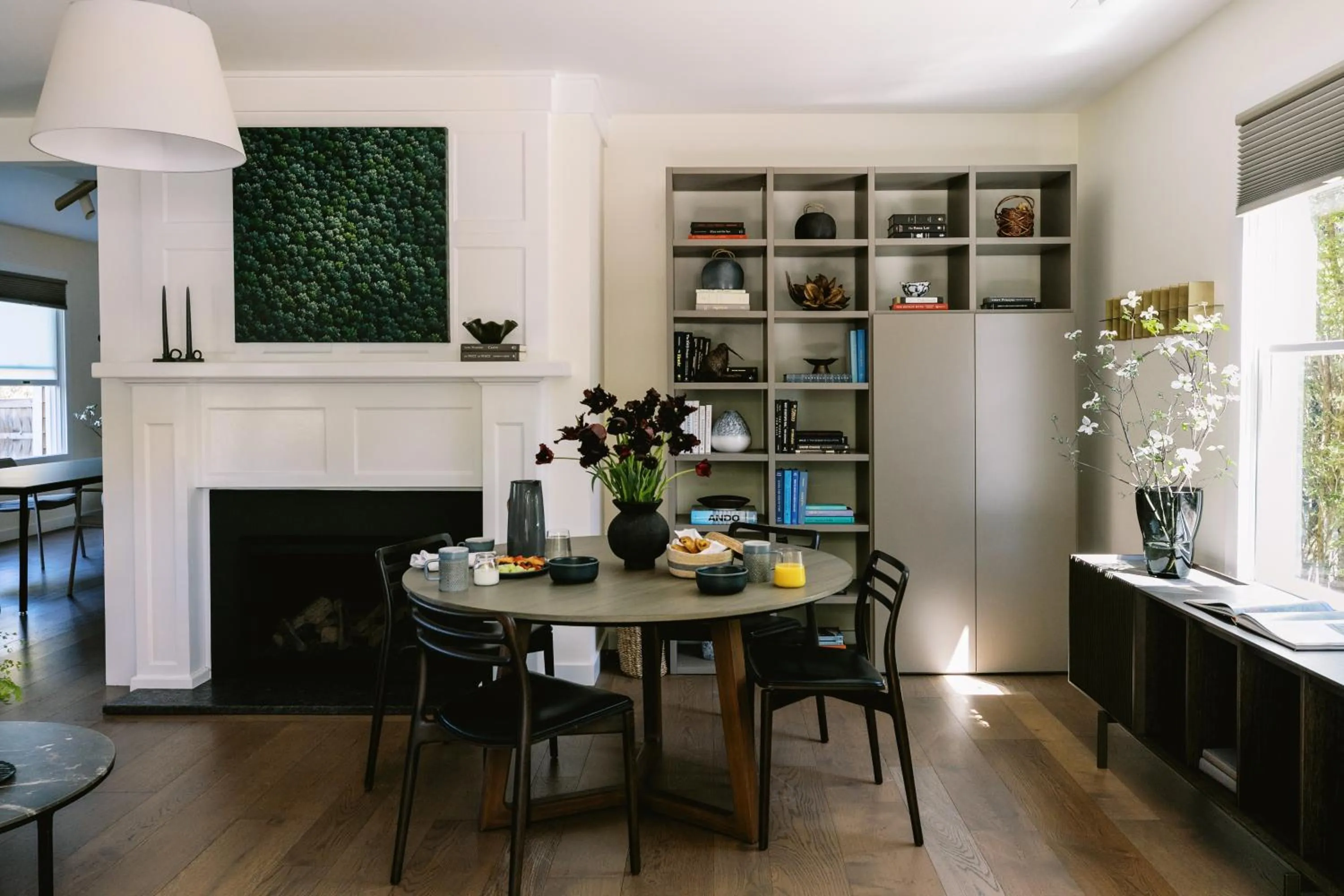 Dining area in The Roundtree, Amagansett