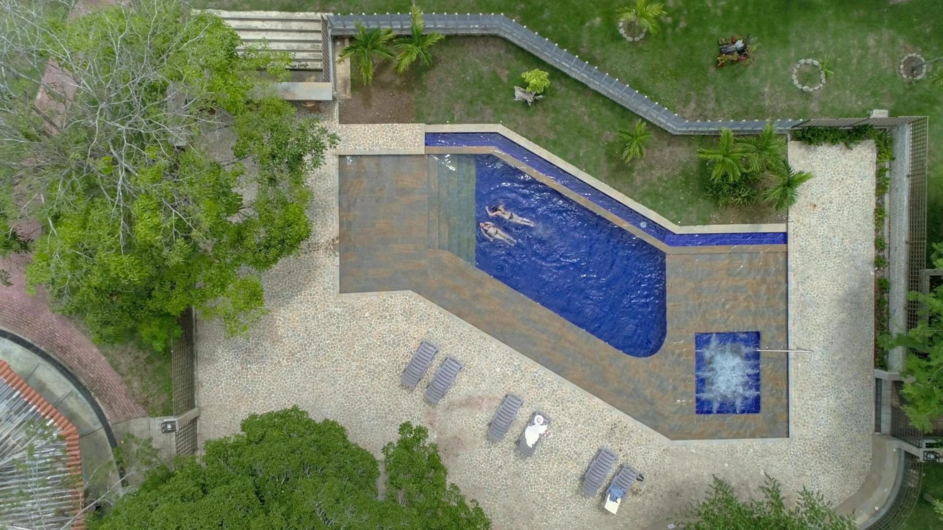 Swimming pool in Samadhi Ecohotel by Rotamundos