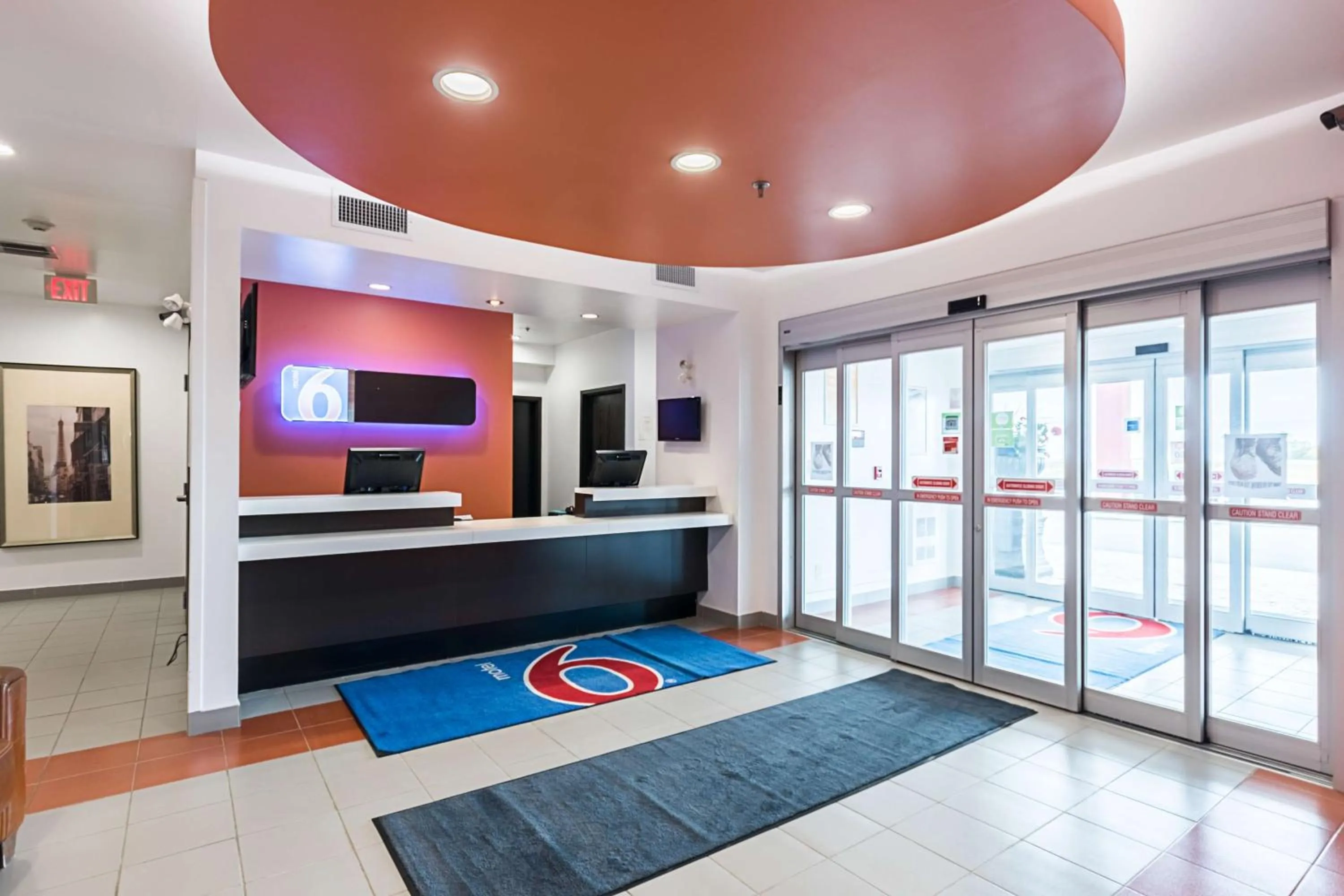 Lobby or reception in Motel 6-Moosomin, SK