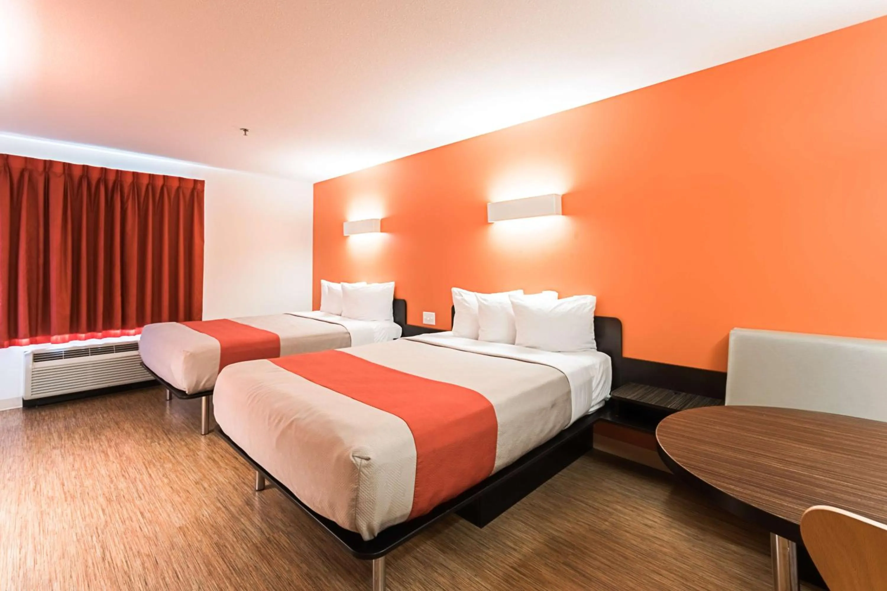 Photo of the whole room, Bed in Motel 6-Moosomin, SK