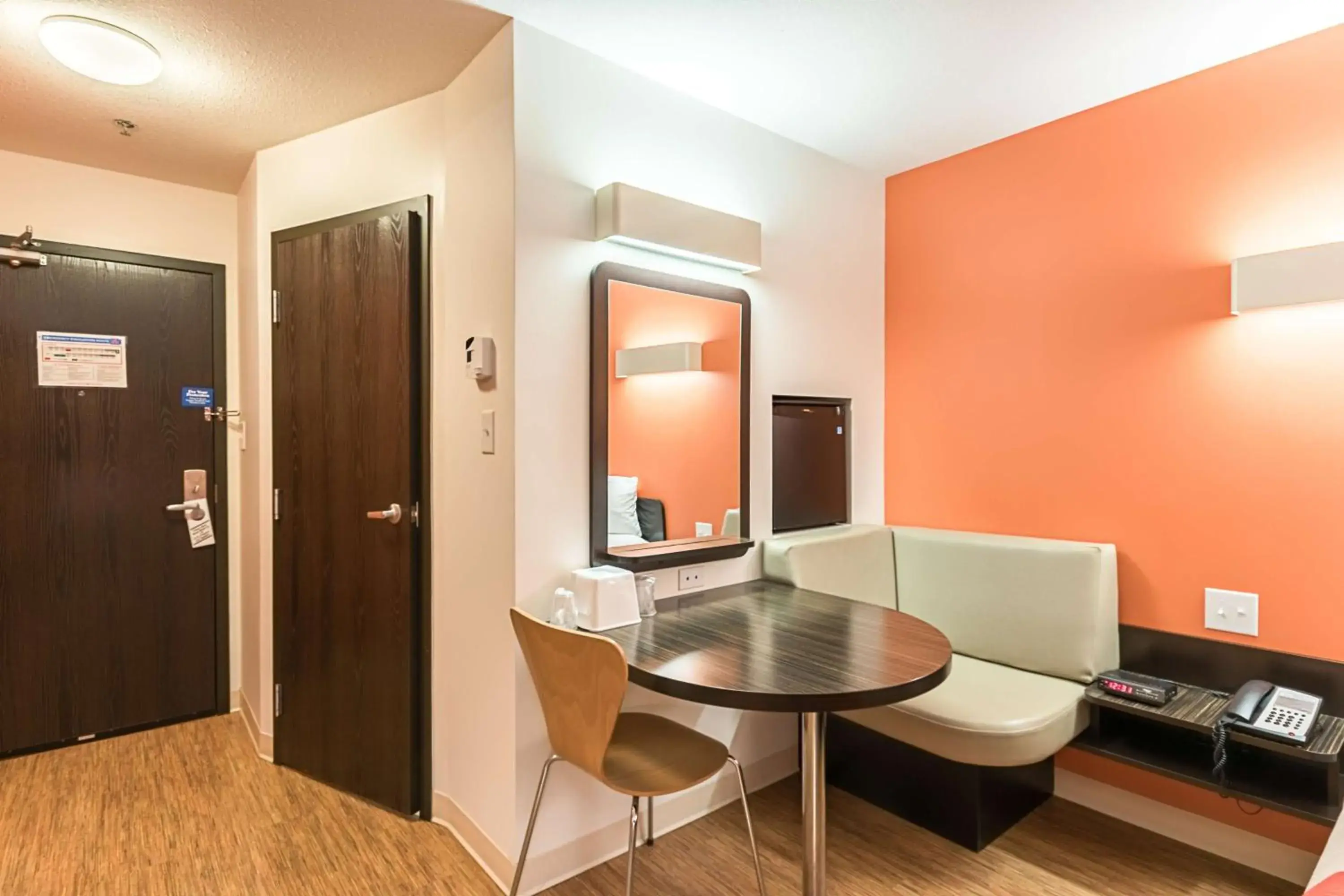 Photo of the whole room in Motel 6-Moosomin, SK Photo of the whole room in Motel 6-Moosomin, SK