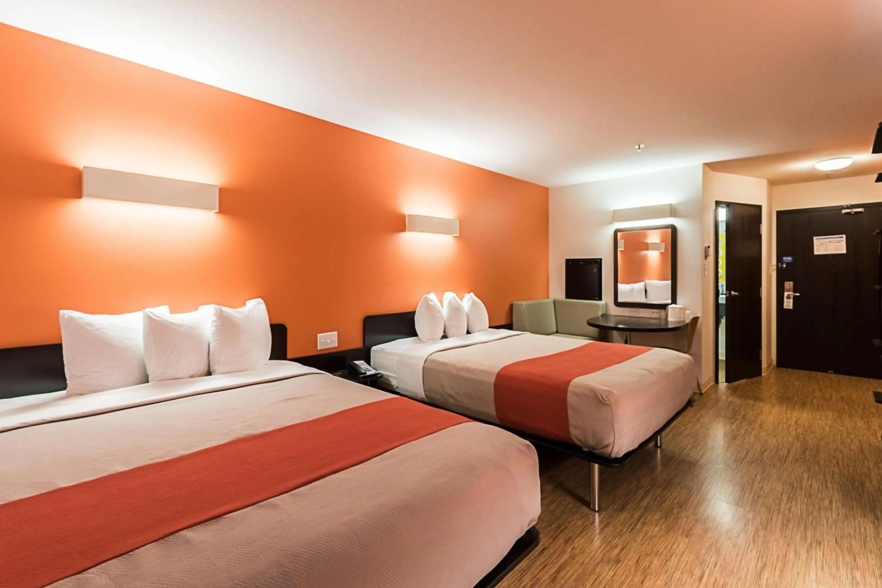 Photo of the whole room, Bed in Motel 6-Moosomin, SK