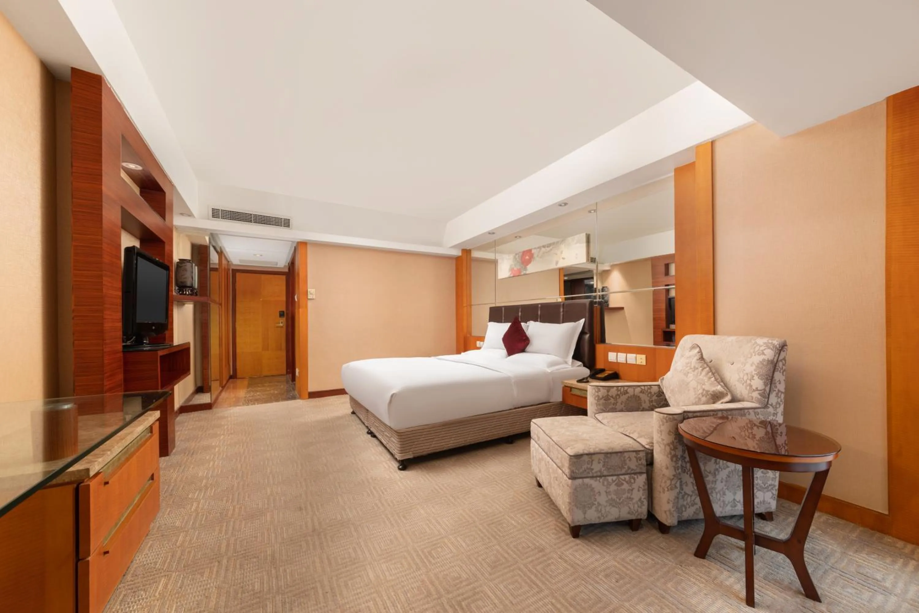 Photo of the whole room, Bed in Empark Grand Hotel Xi'an