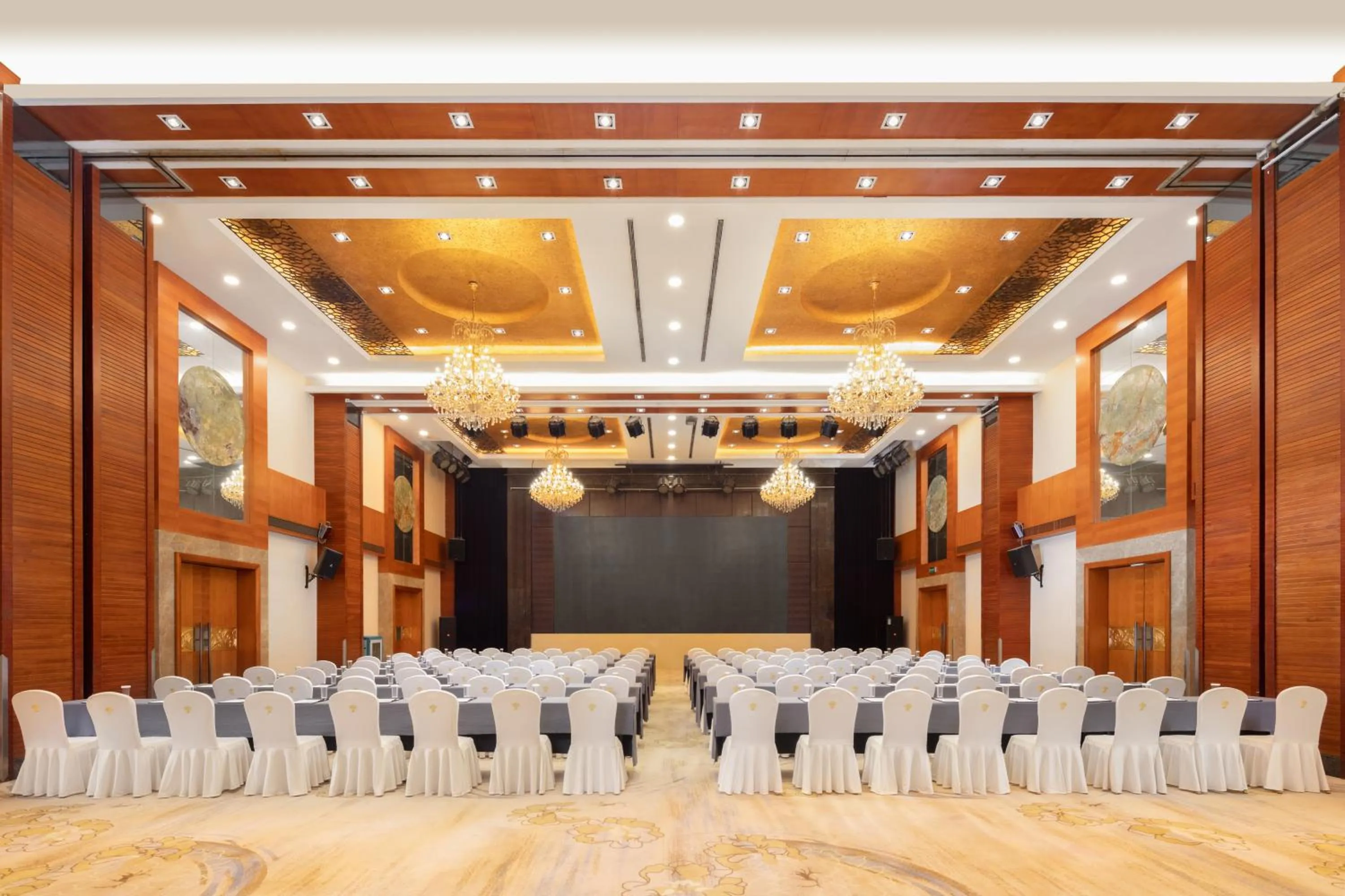 Meeting/conference room in Empark Grand Hotel Xi'an