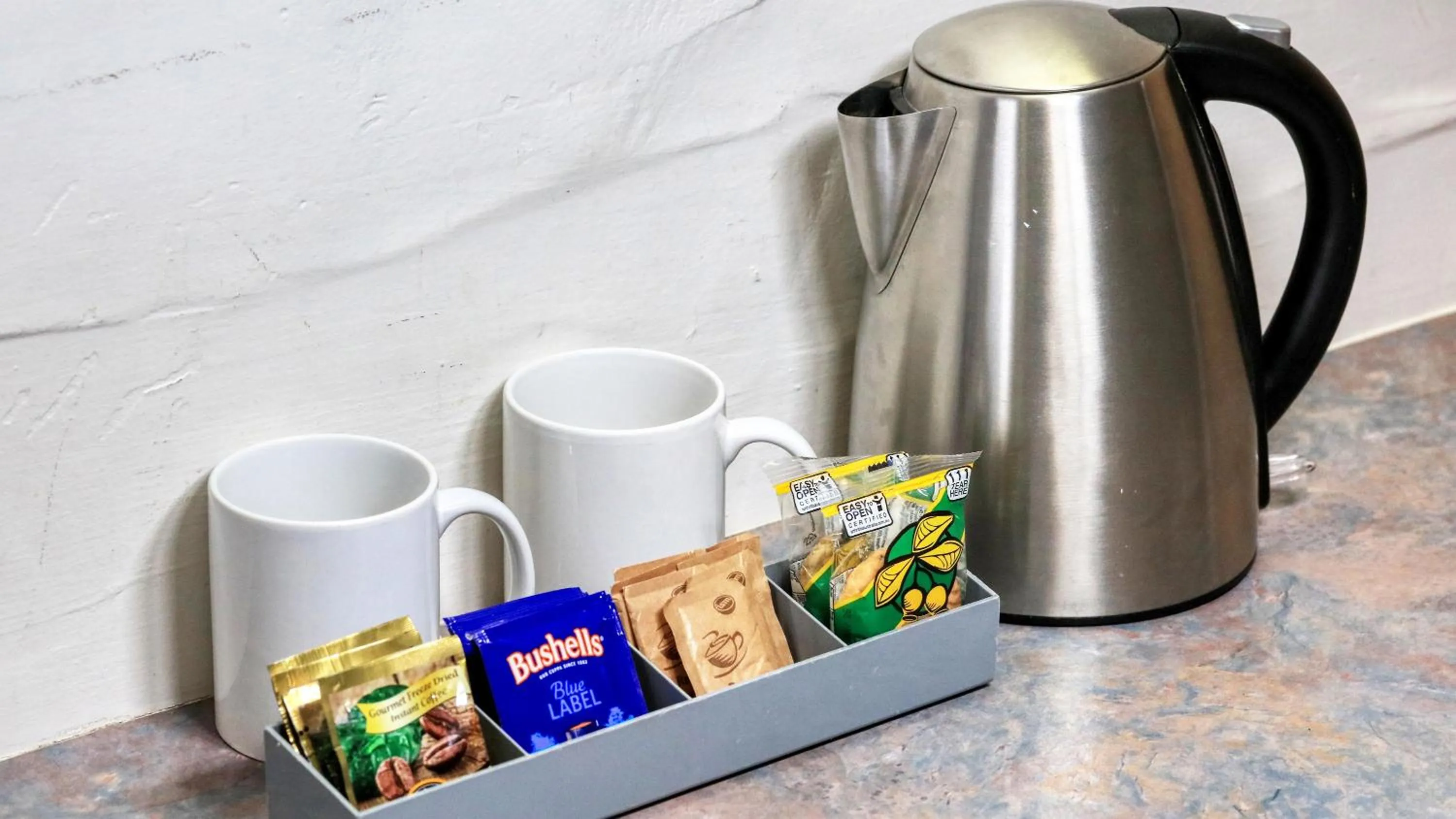 Coffee/tea facilities in Espana Motel