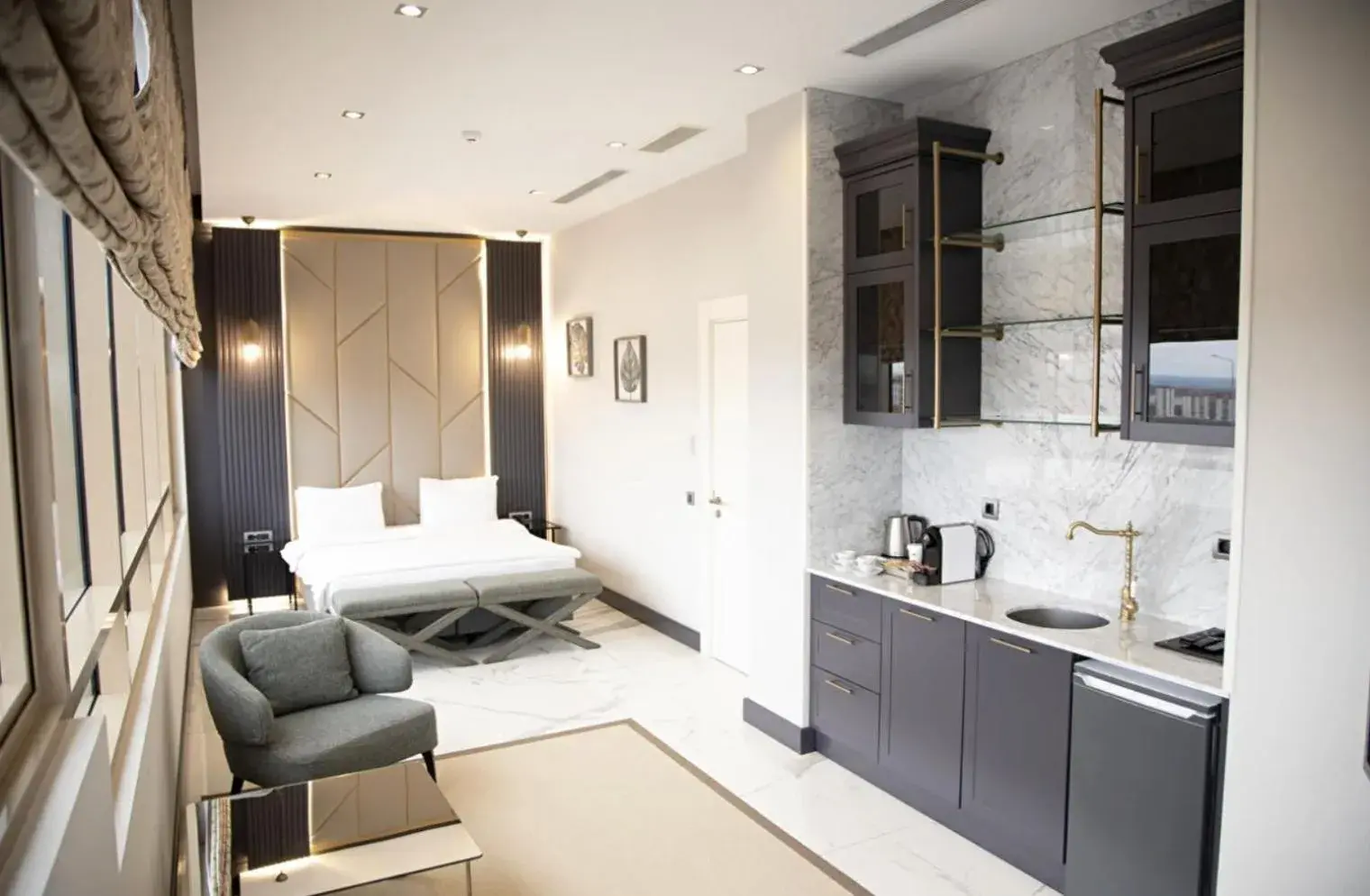 Bed in Hilly Hotel Bed in Hilly Hotel