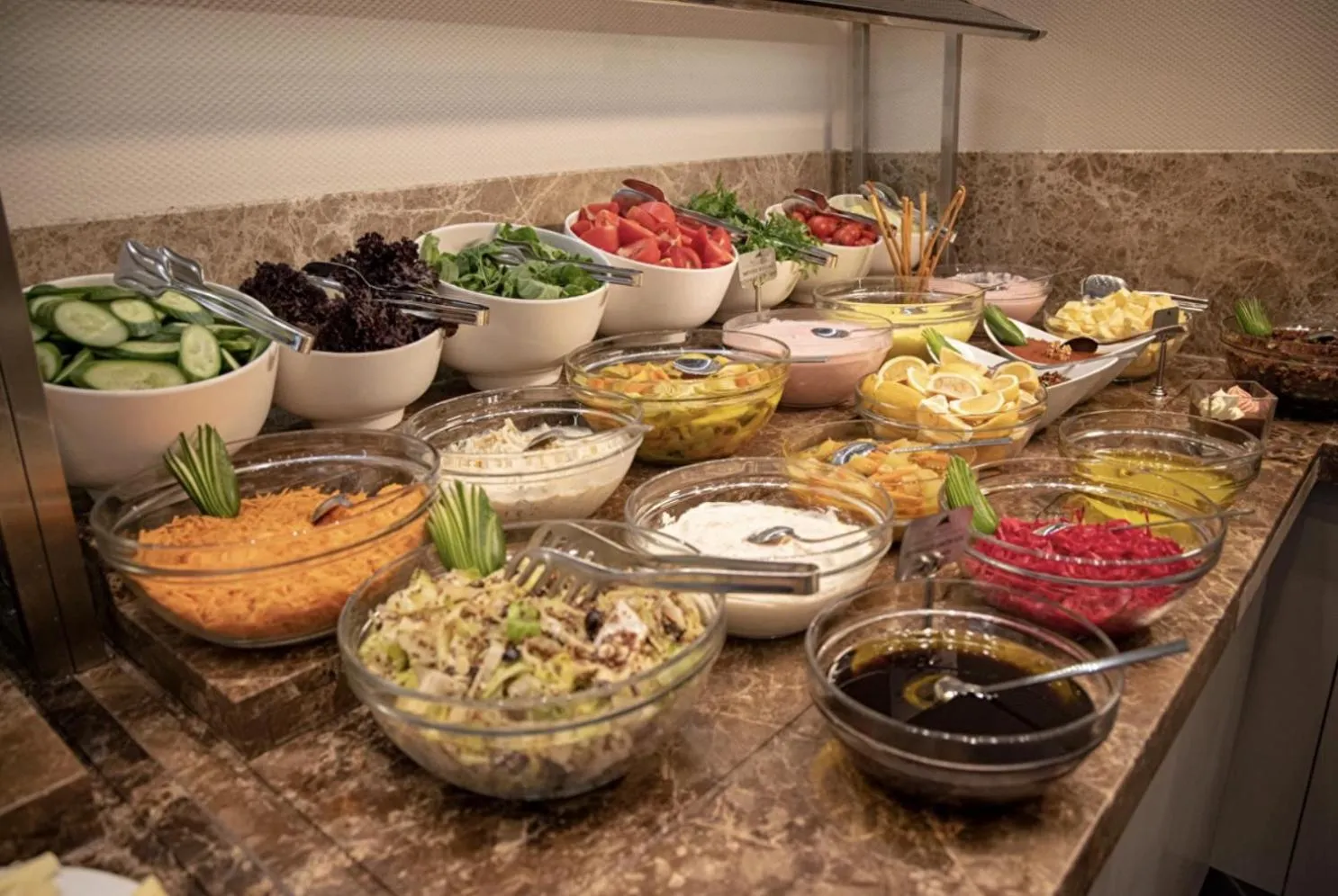 Food and drinks in Hilly Hotel