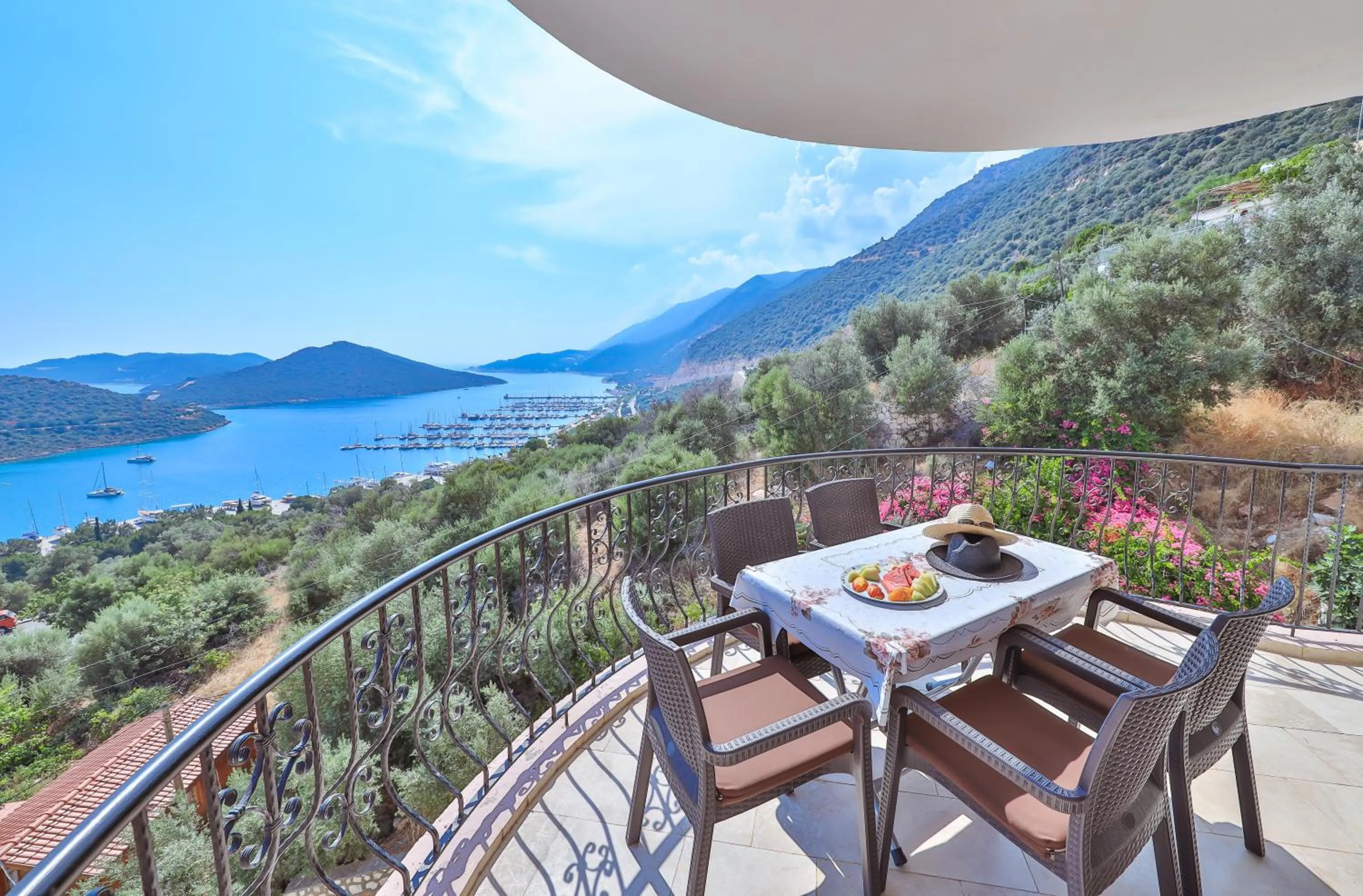 Balcony/Terrace in Nirvana Apartments