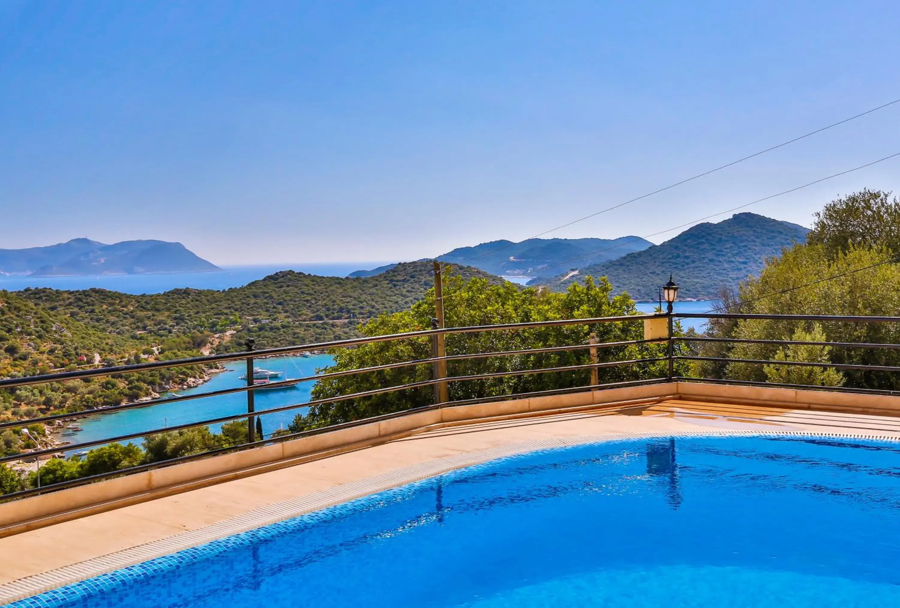 Swimming pool in Nirvana Apartments Swimming pool in Nirvana Apartments