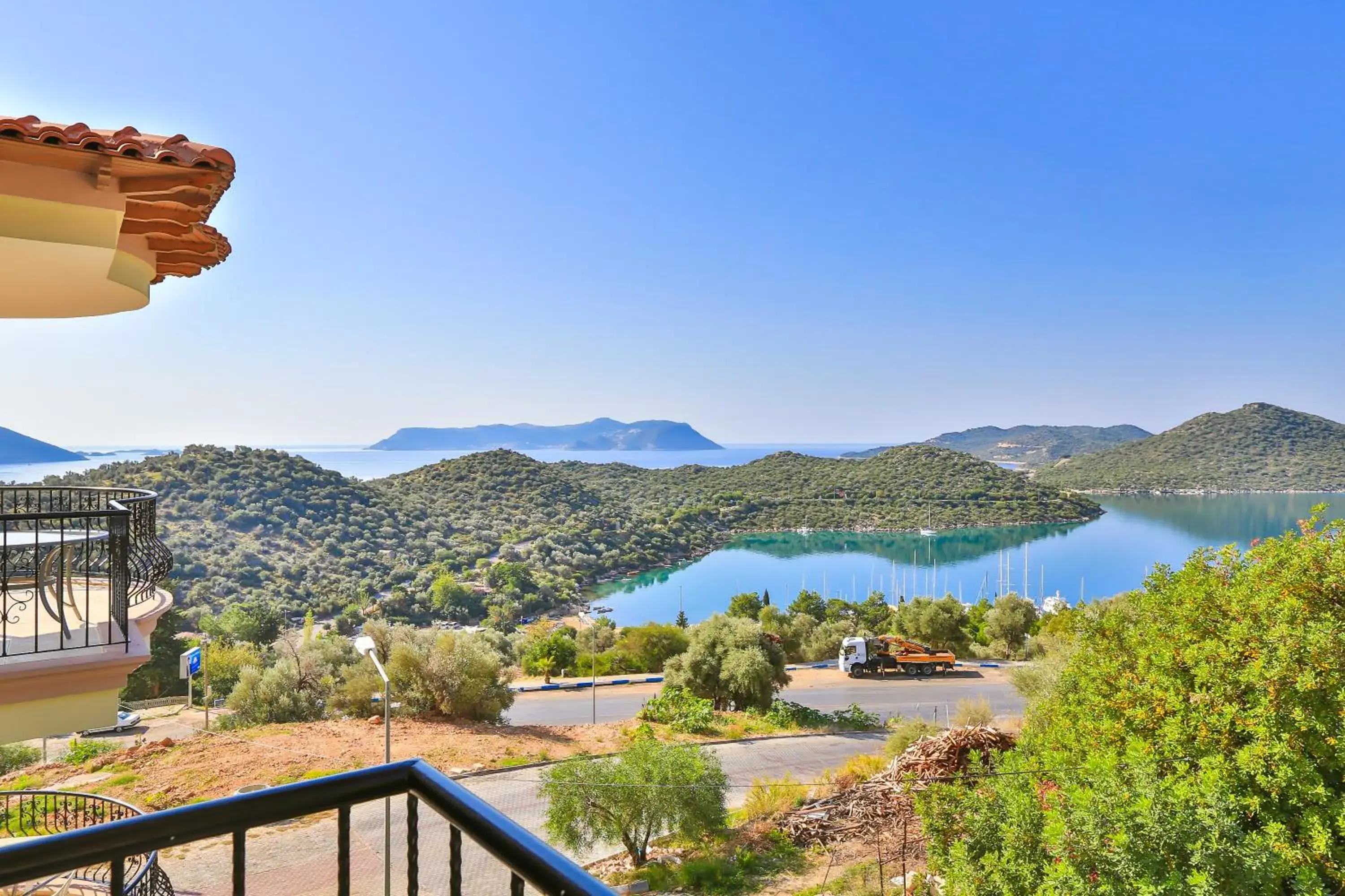 Property building in Nirvana Apartments Property building in Nirvana Apartments